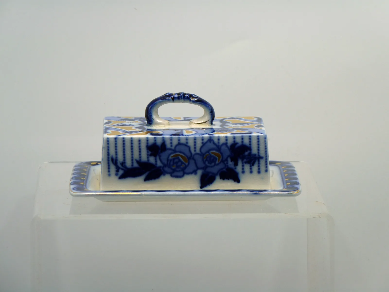 Small Butter Dish Flow Blue and Gold- Burgess & Leigh