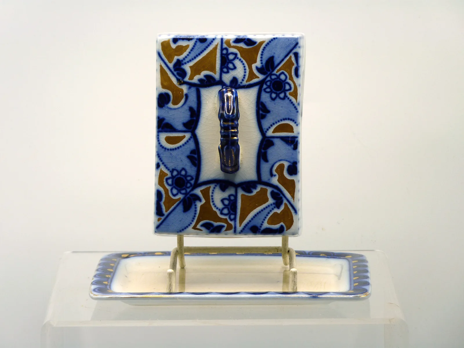 Small Butter Dish Flow Blue and Gold- Burgess & Leigh - Image 2