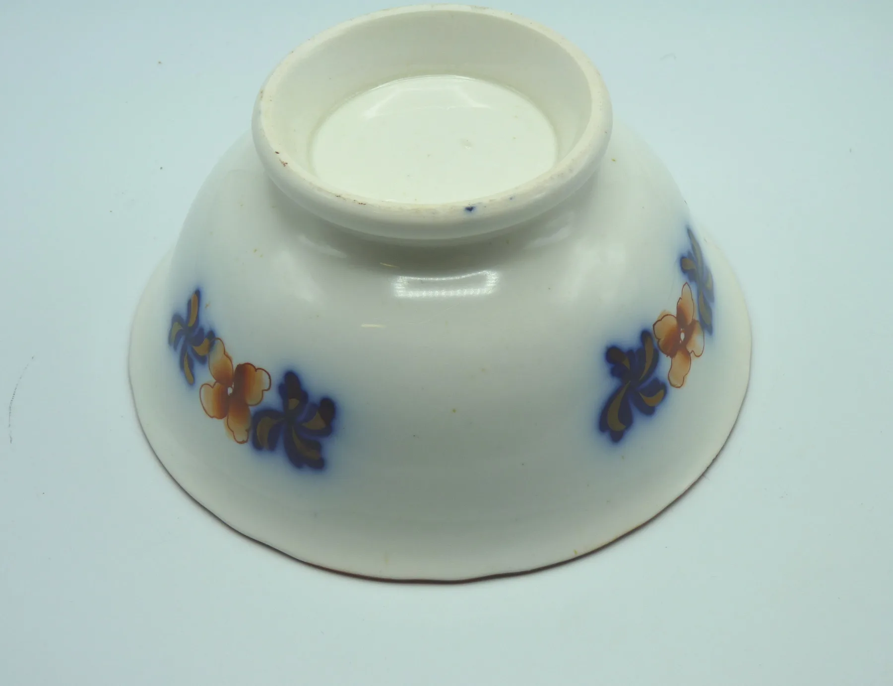 Flow Blue Pink Ground Pedestal Bowl - Fondant - Image 3