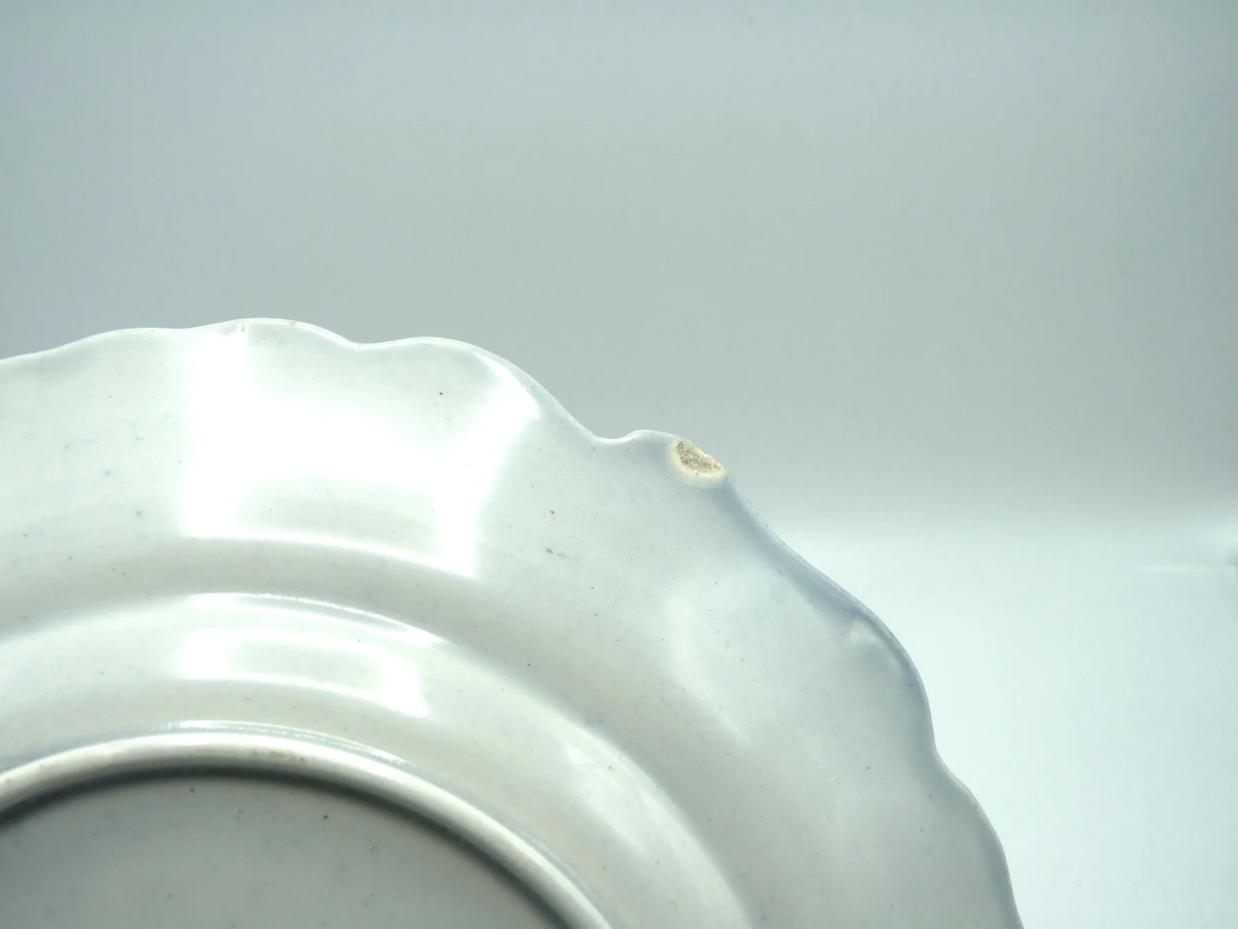 Flow Blue & Red Ground Plate - Image 9