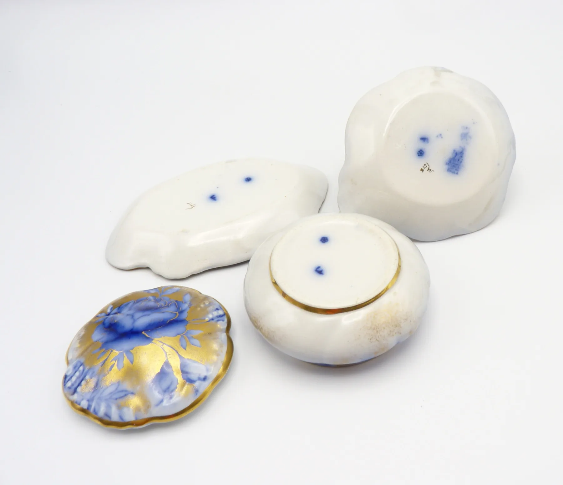 Flow Blue & Gold Keeling & Co. Dresser Items - Image 4