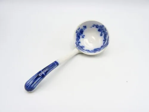Flow Blue Sauce Ladle - Image 2