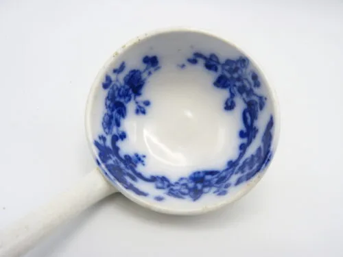 Flow Blue Sauce Ladle - Image 3