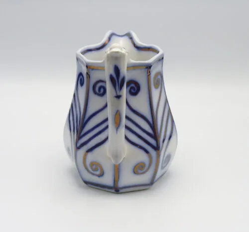 Flow Blue 8 Pannelled Brush Stroke Jug - Image 2
