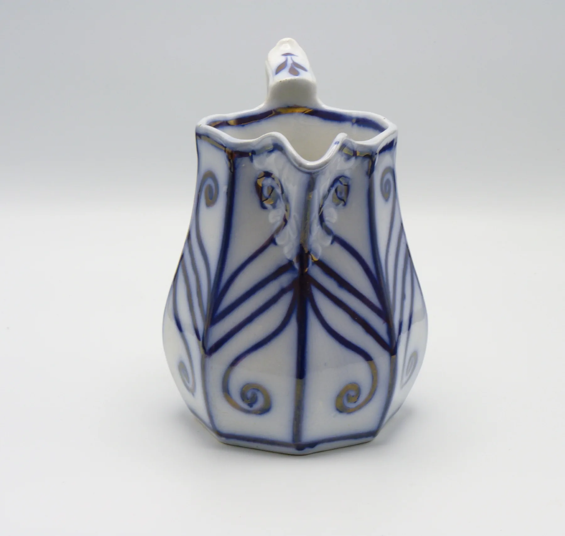 Flow Blue 8 Pannelled Brush Stroke Jug - Image 4