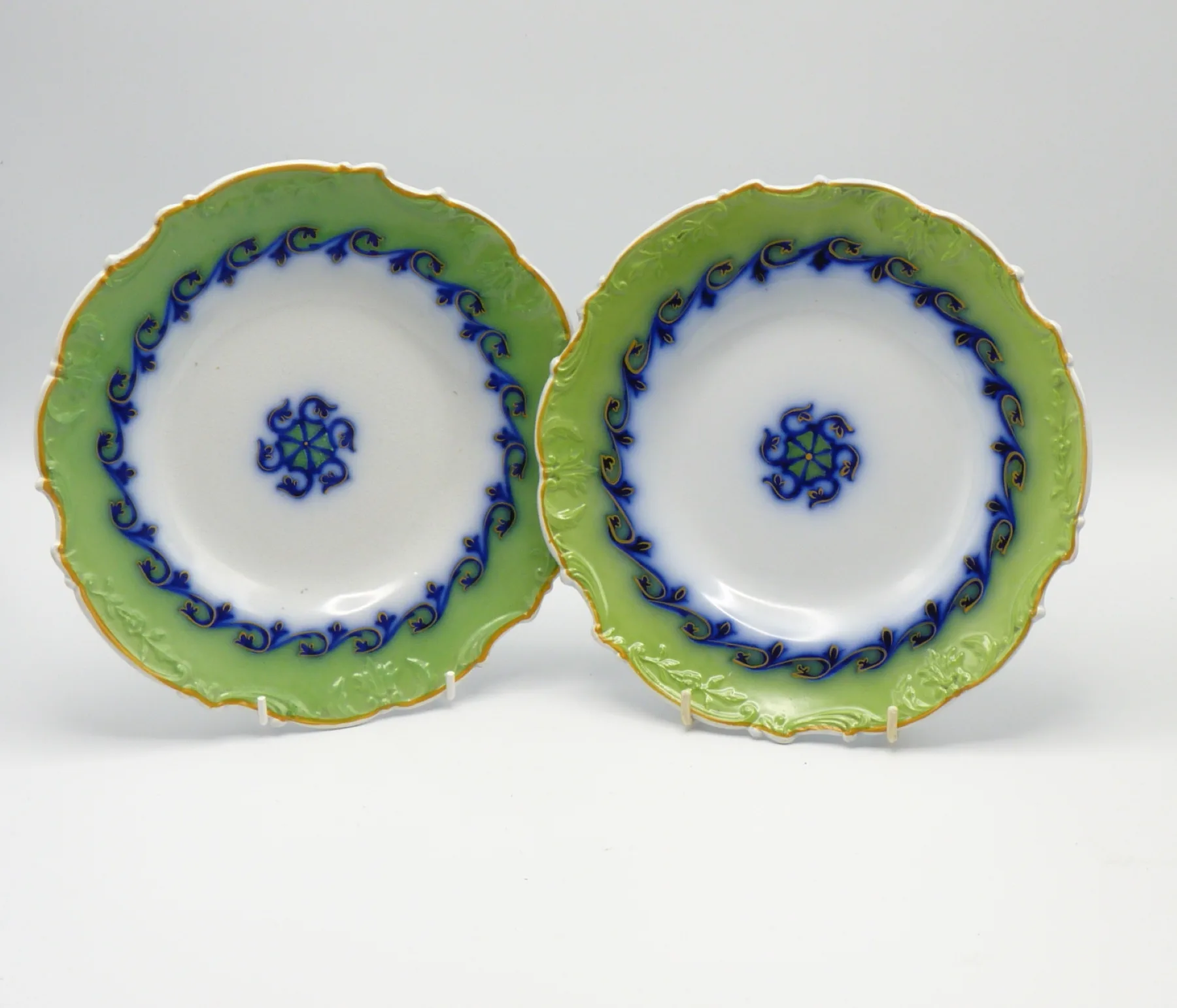 1 Flow Blue and Green Ground Plate (#4)