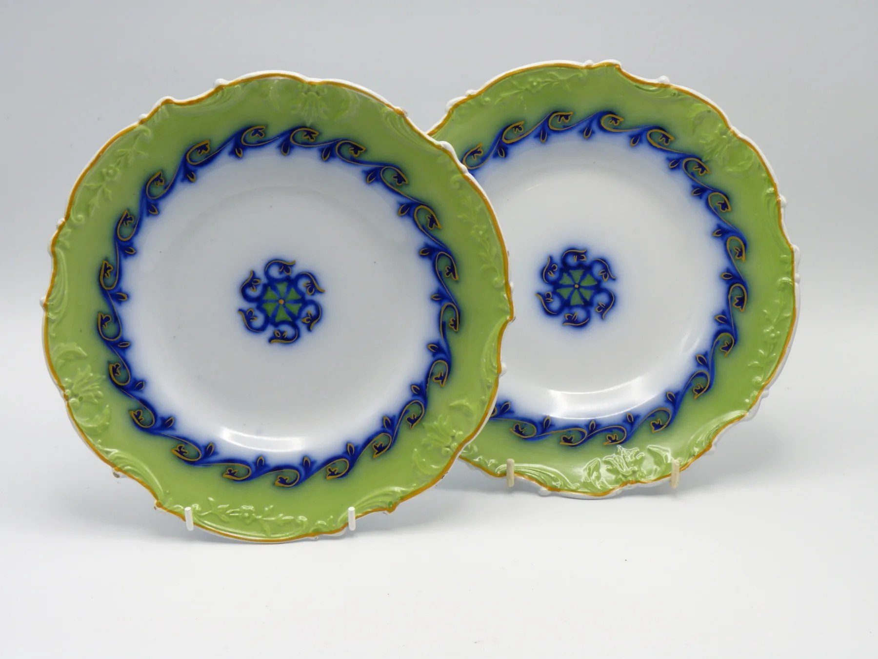 1 Flow Blue and Green Ground Plate (#9)