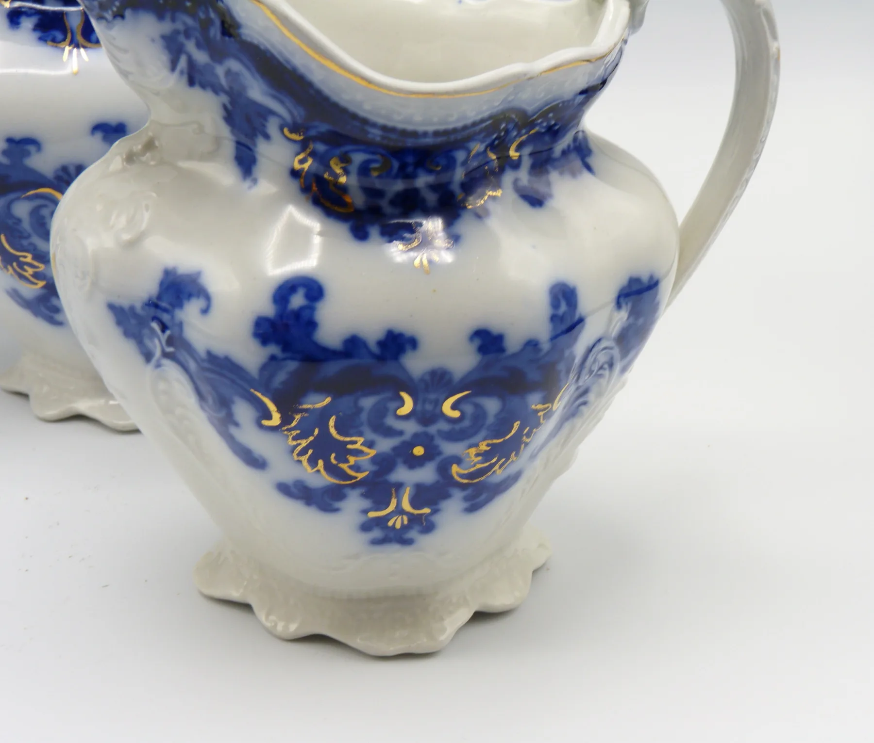 Flow Blue 3 Graduating Georgia Jugs - Johnson Bros. - Image 2