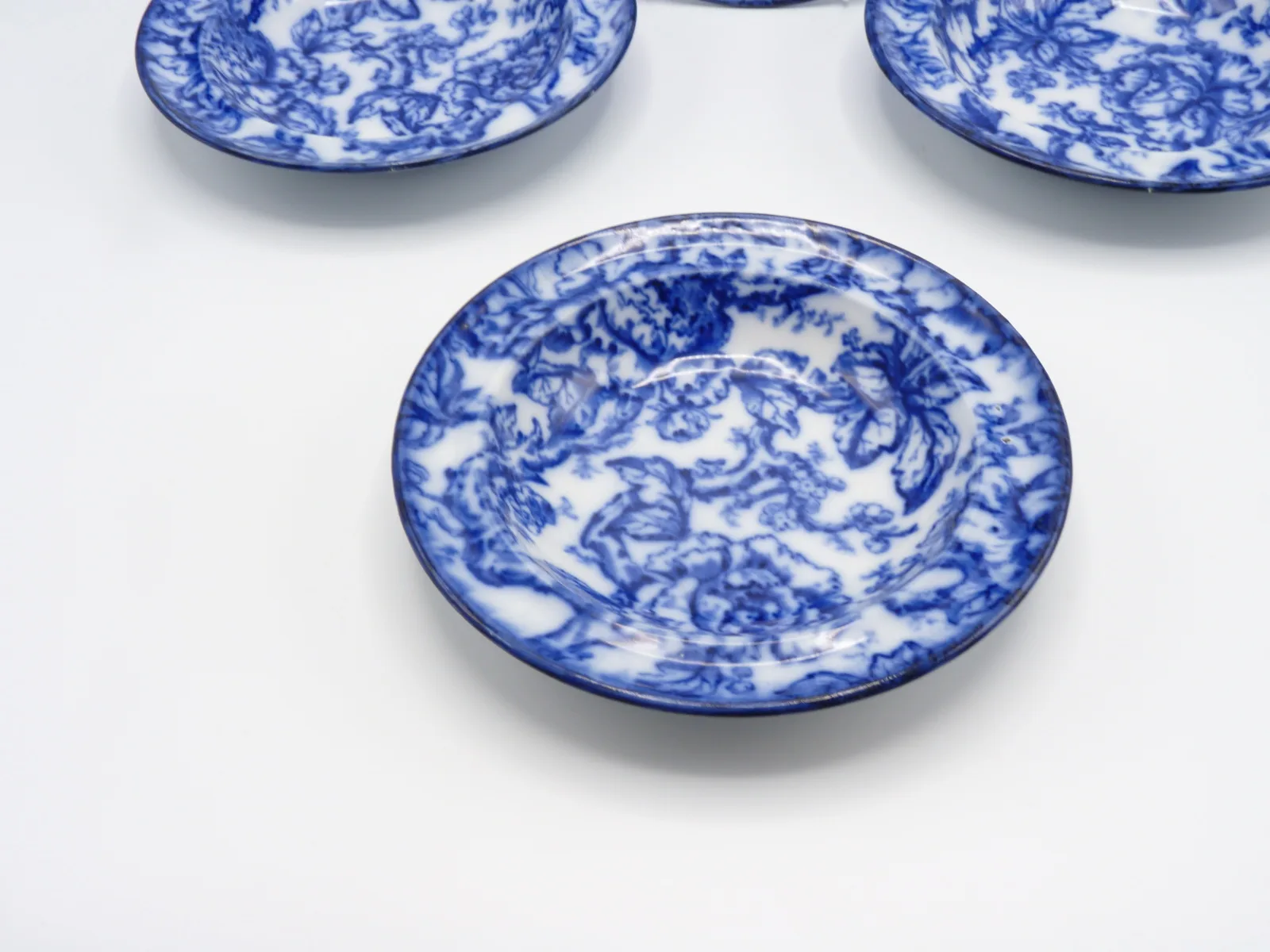 4 Flow Blue Cavendish Fruit / Cereal Dishes - Image 2