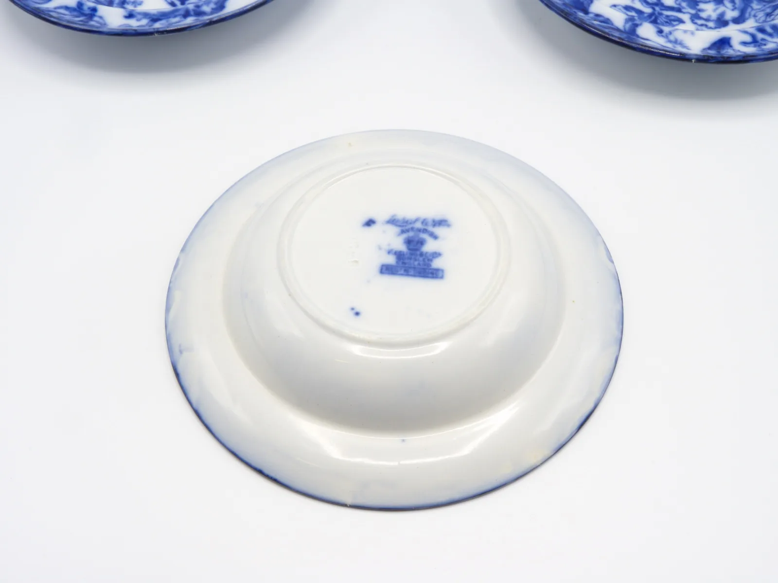 4 Flow Blue Cavendish Fruit / Cereal Dishes - Image 3