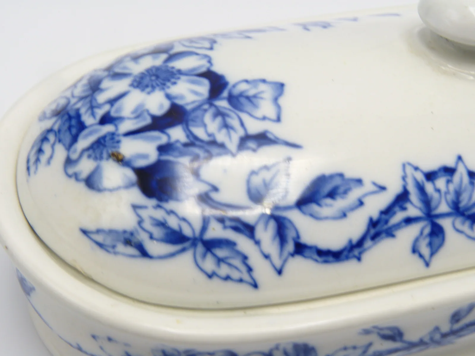 Razor Box / Toothbrush Box "Sylvan" T G Booth - Image 2