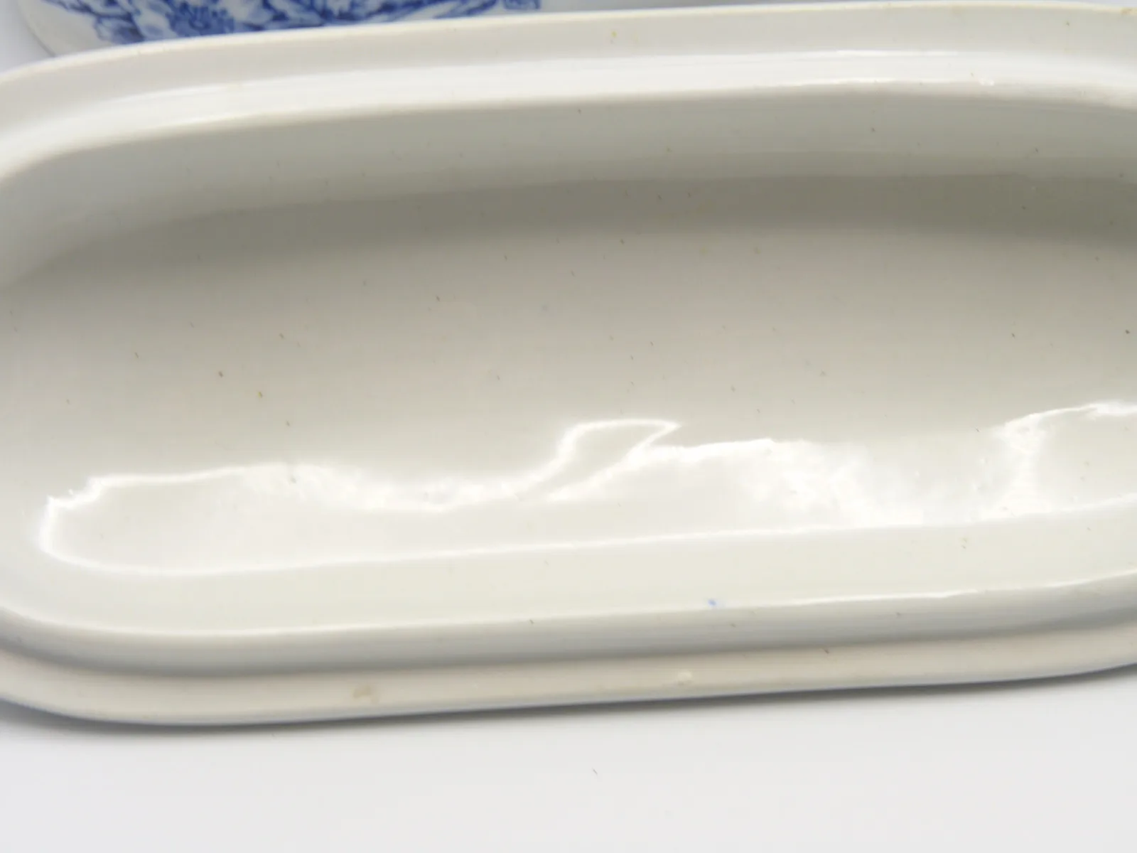 Razor Box / Toothbrush Box "Sylvan" T G Booth - Image 4