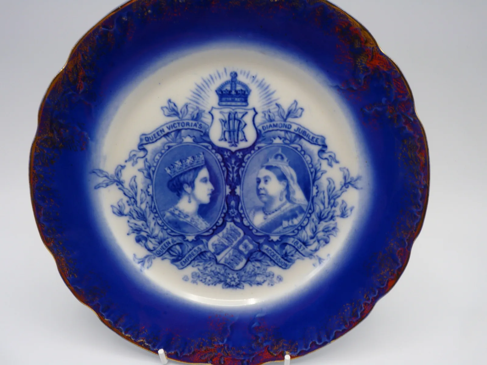 Flow Blue Commemorative Plate Queen Victoria Diamond Jubilee - Image 2