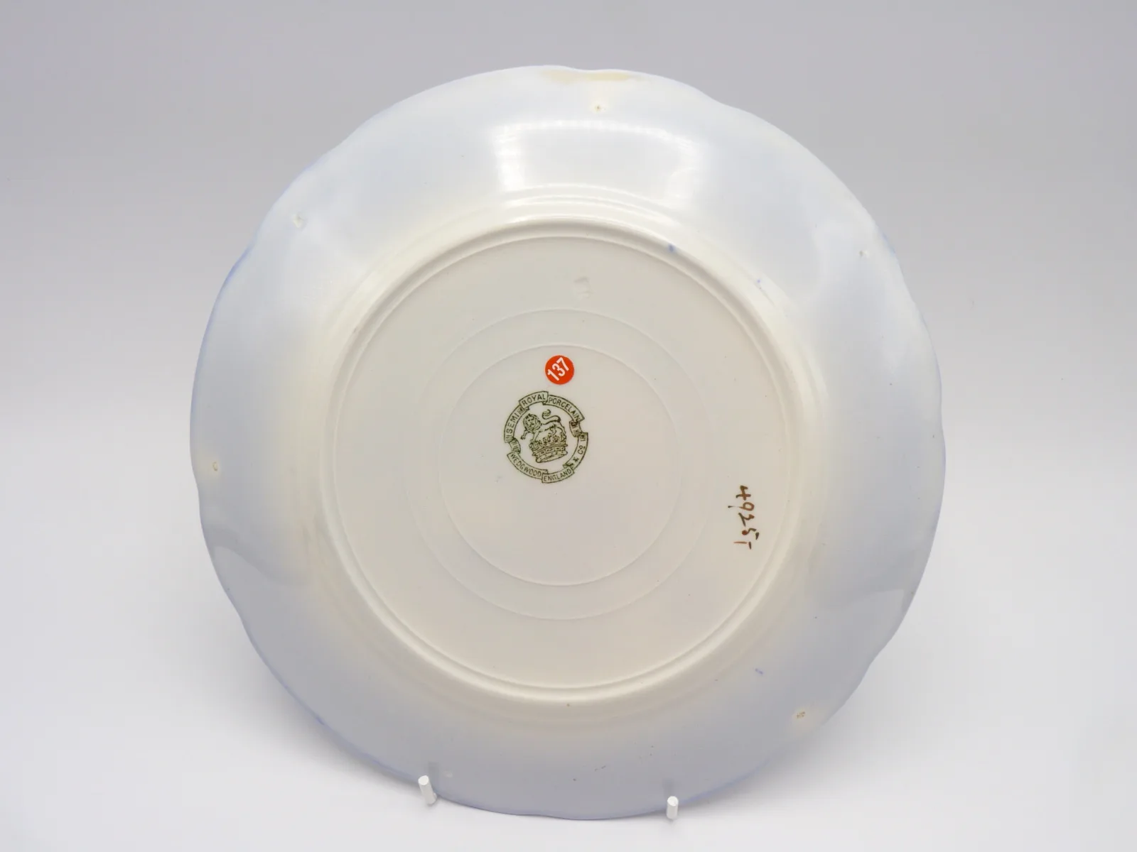 Flow Blue Commemorative Plate Queen Victoria Diamond Jubilee - Image 3