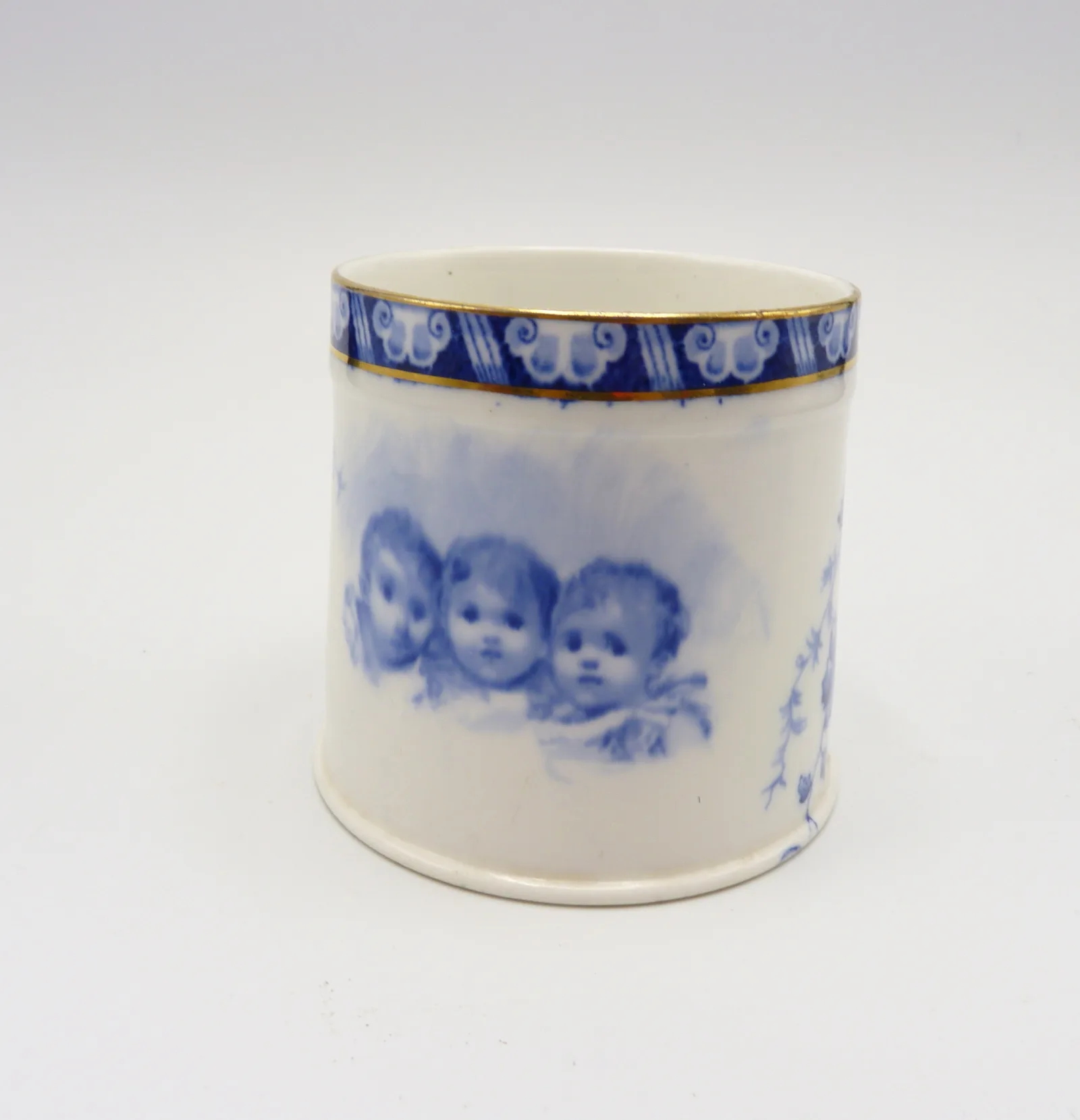 Royal Doulton Mug  Sorrento 3 Cherubs - Image 4