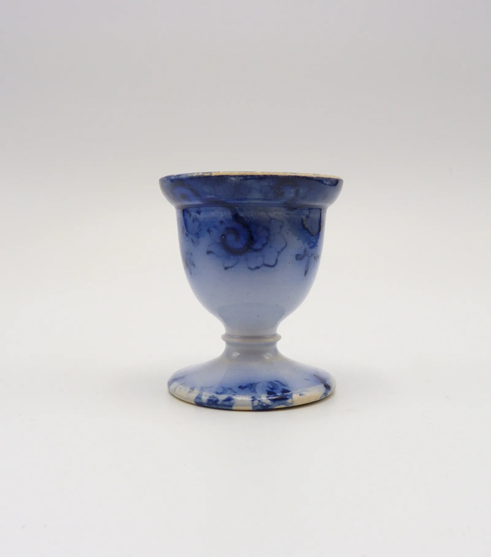 Early Flow Blue Pedestal Egg Cup