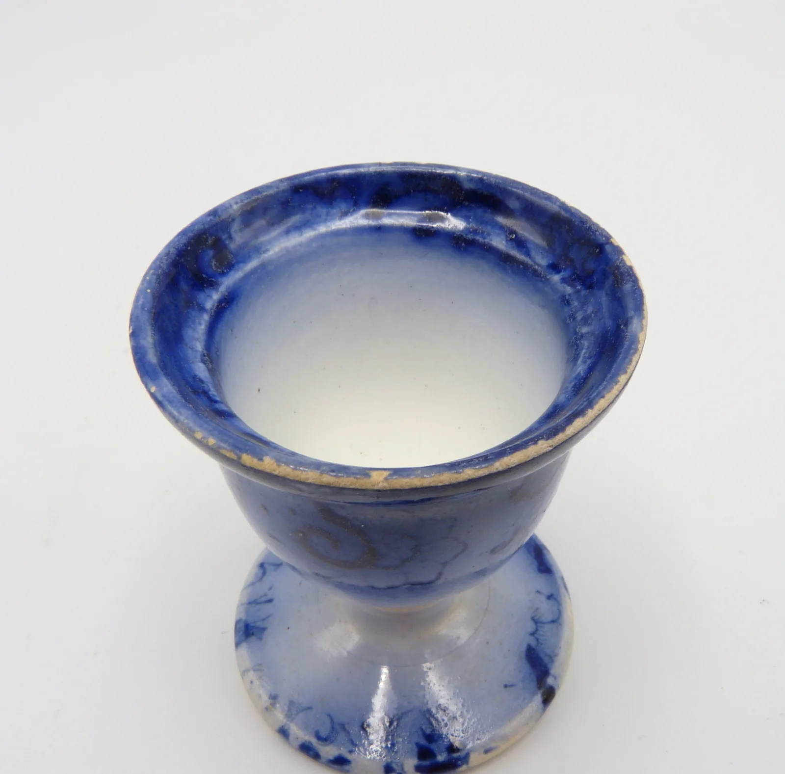 Early Flow Blue Pedestal Egg Cup - Image 2