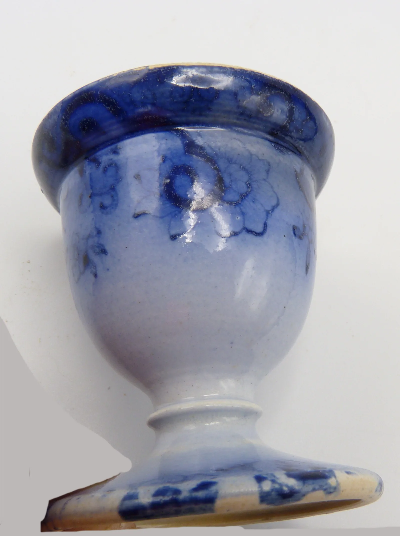 Early Flow Blue Pedestal Egg Cup - Image 5