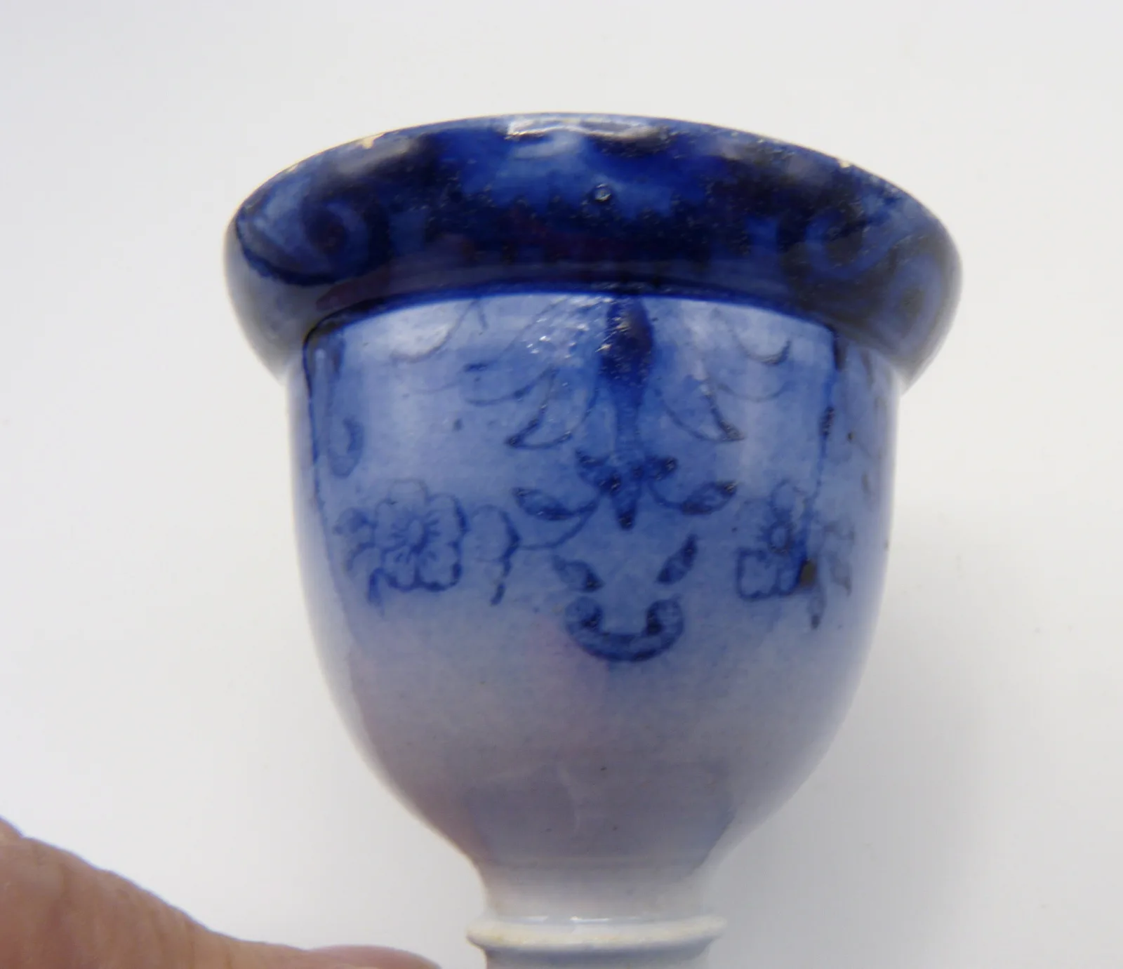 Early Flow Blue Pedestal Egg Cup - Image 8