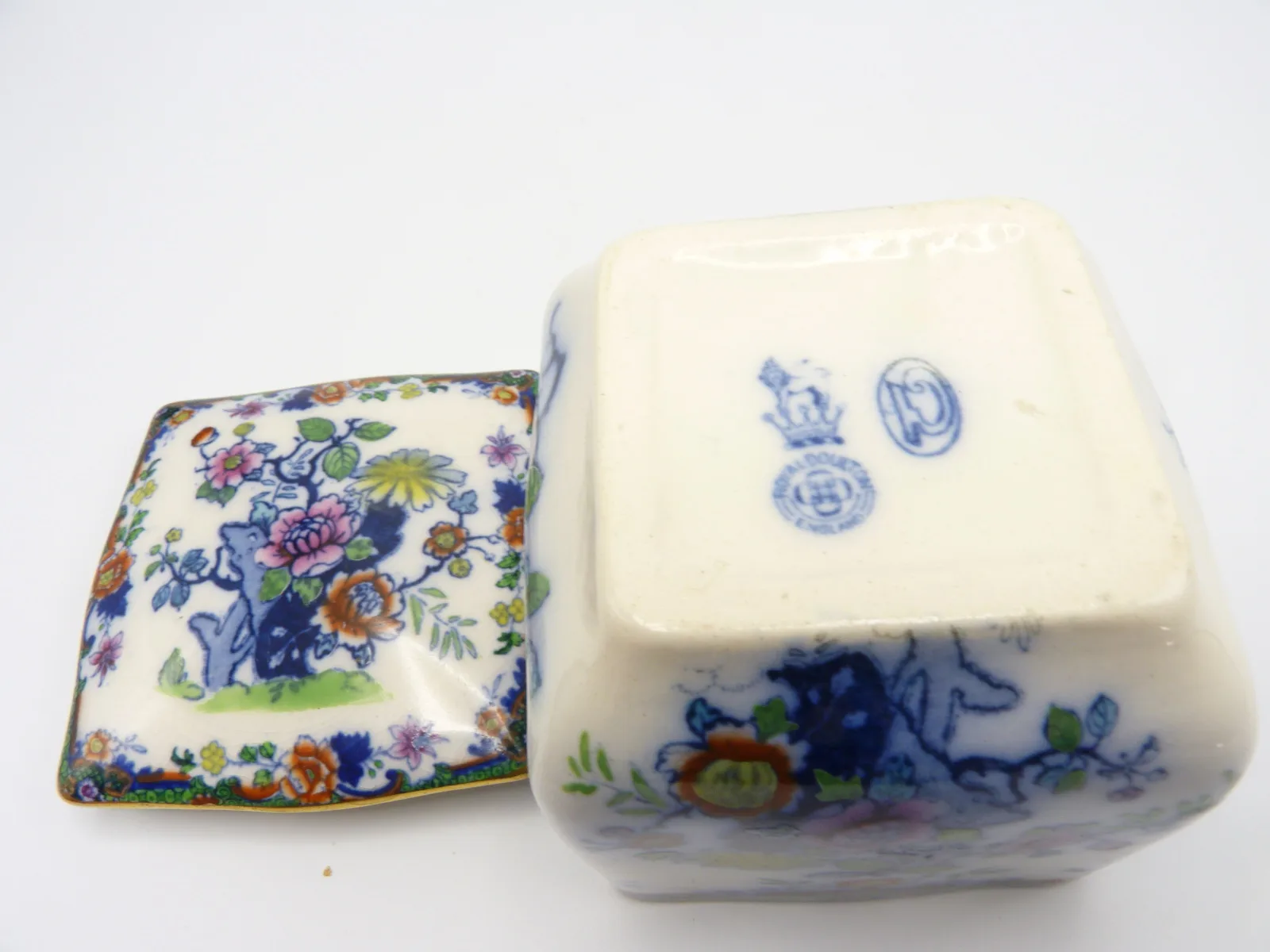 Doulton  Flow Blue,Polychrome, Green Ground  Trinket Pot - Image 10