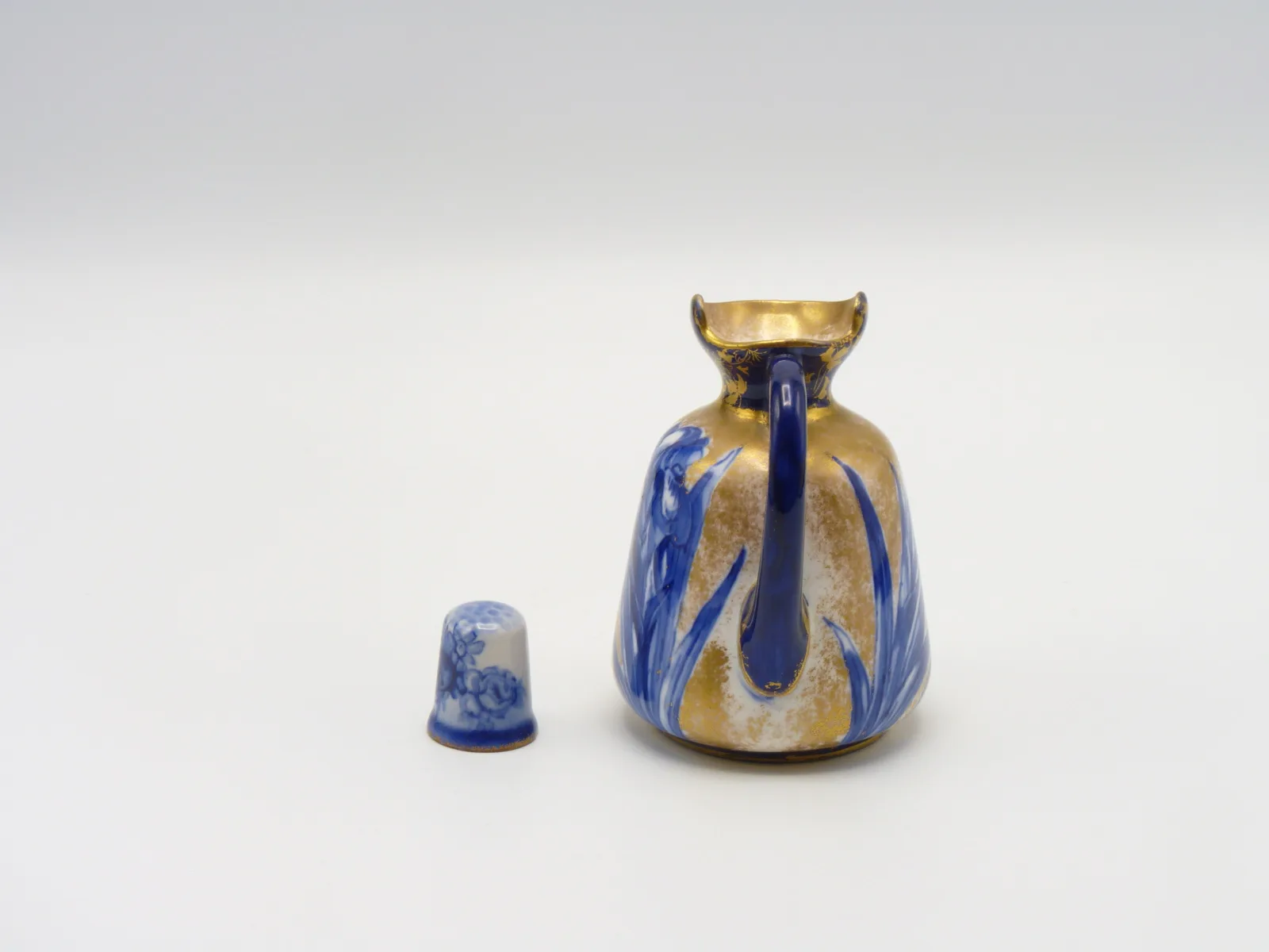 Miniature Ewer Iris Doulton - Image 2