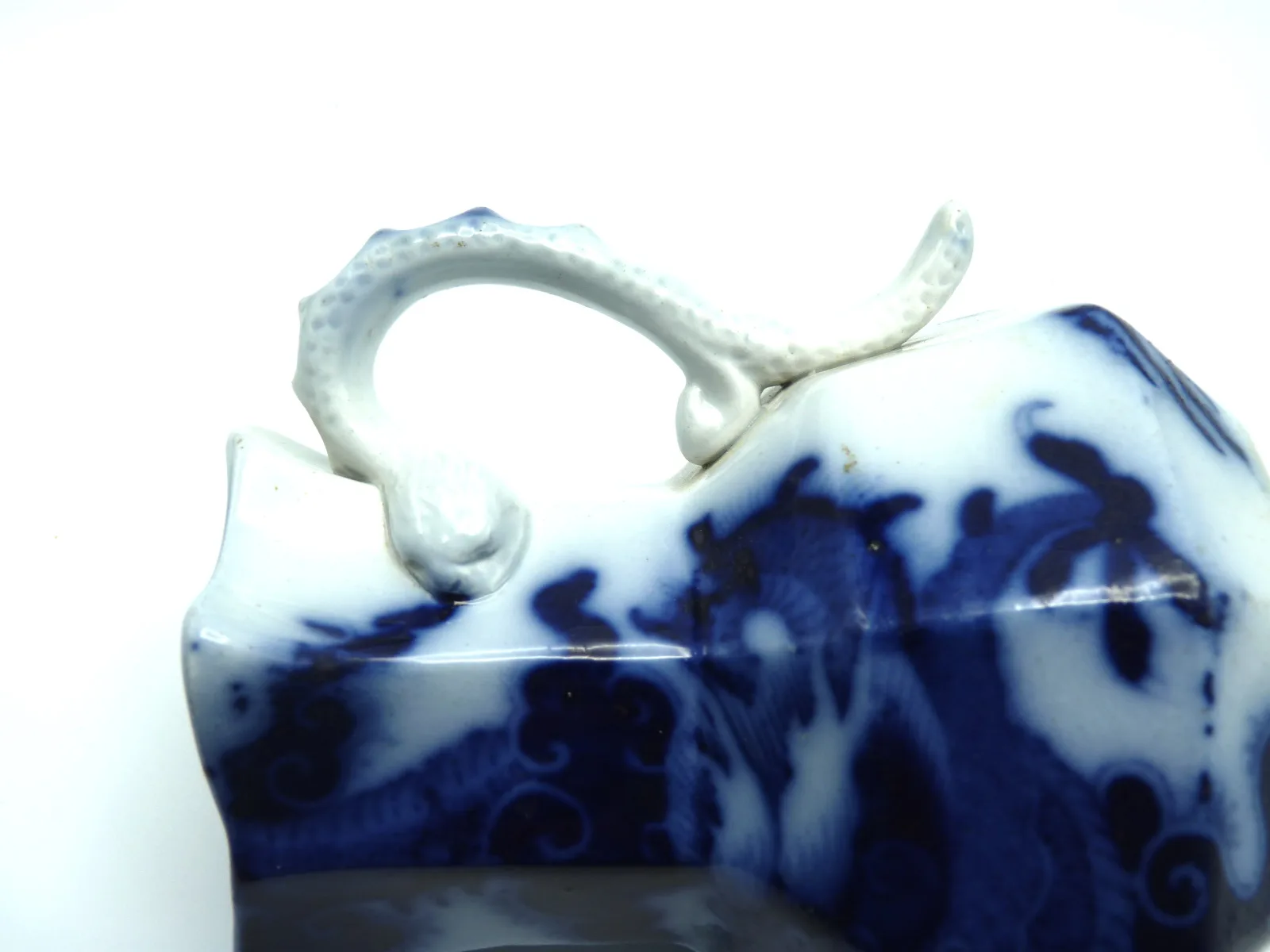 Flow Blue Hydra Jug – “Dragon and Pearl” Masons - Image 8