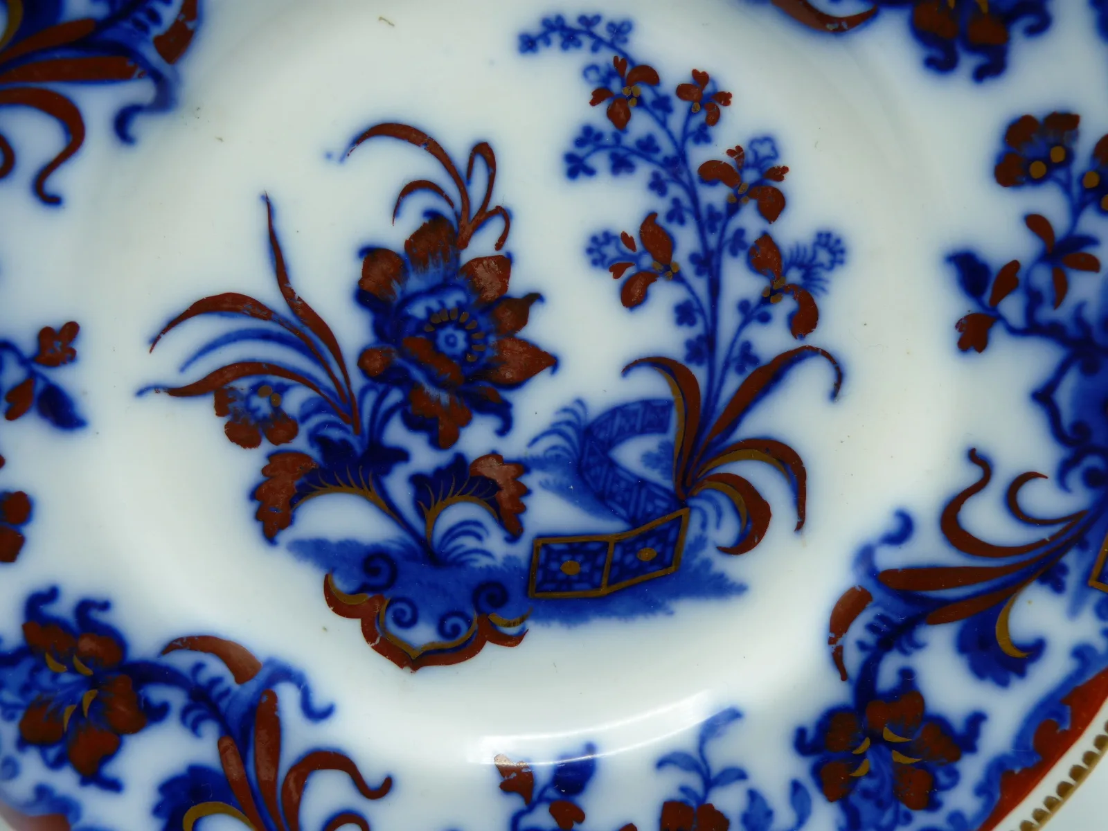 8 ¼ inch S. Alcock Flow Blue Plate with Red & Gold - Image 3