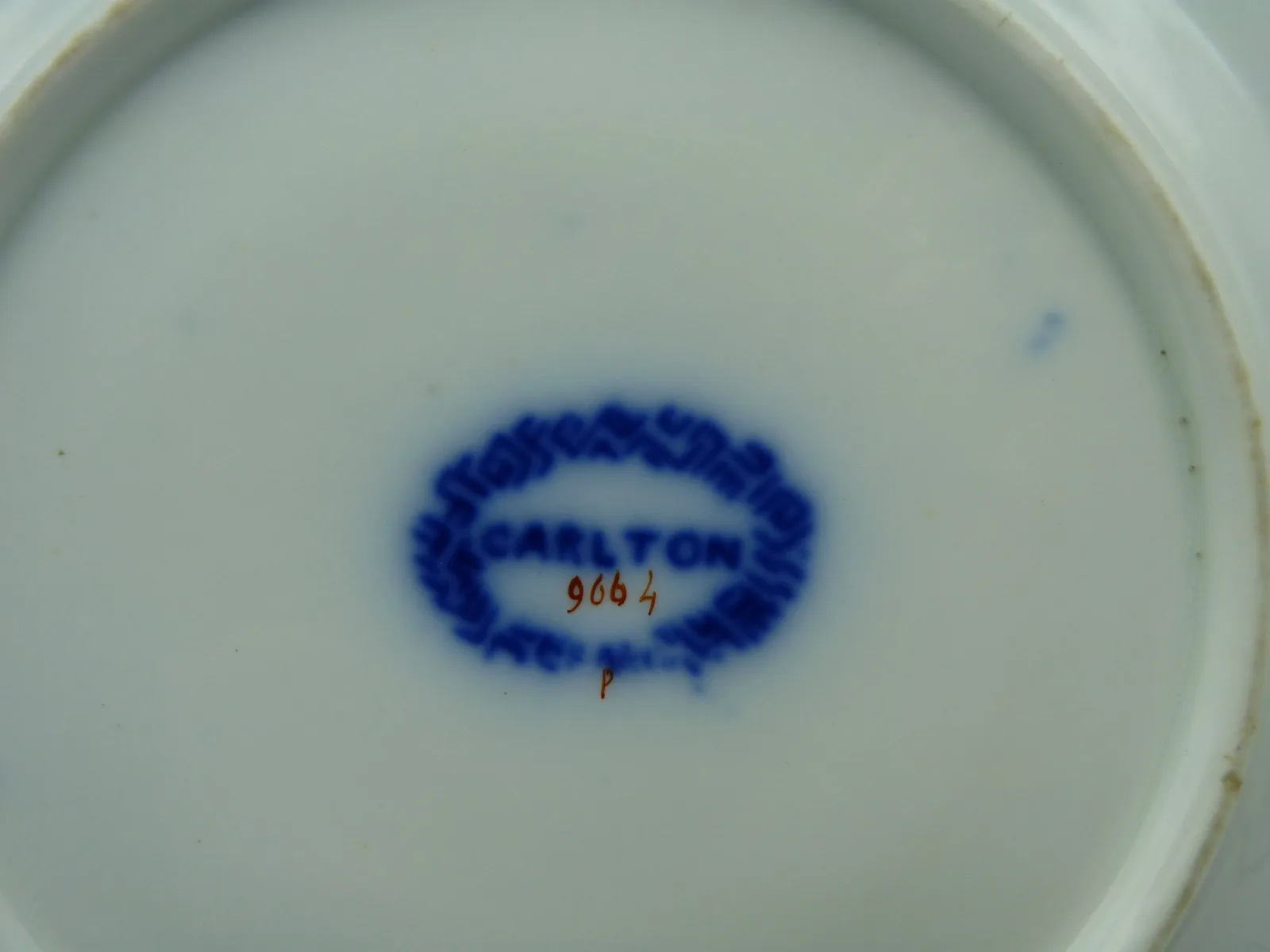 8 ¼ inch S. Alcock Flow Blue Plate with Red & Gold - Image 5