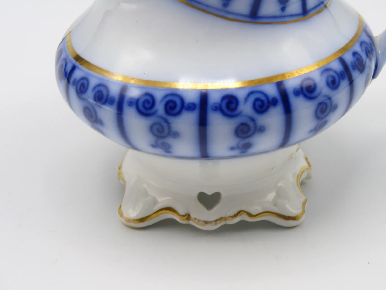 John Ridgway Flow Blue Creamer - Image 6