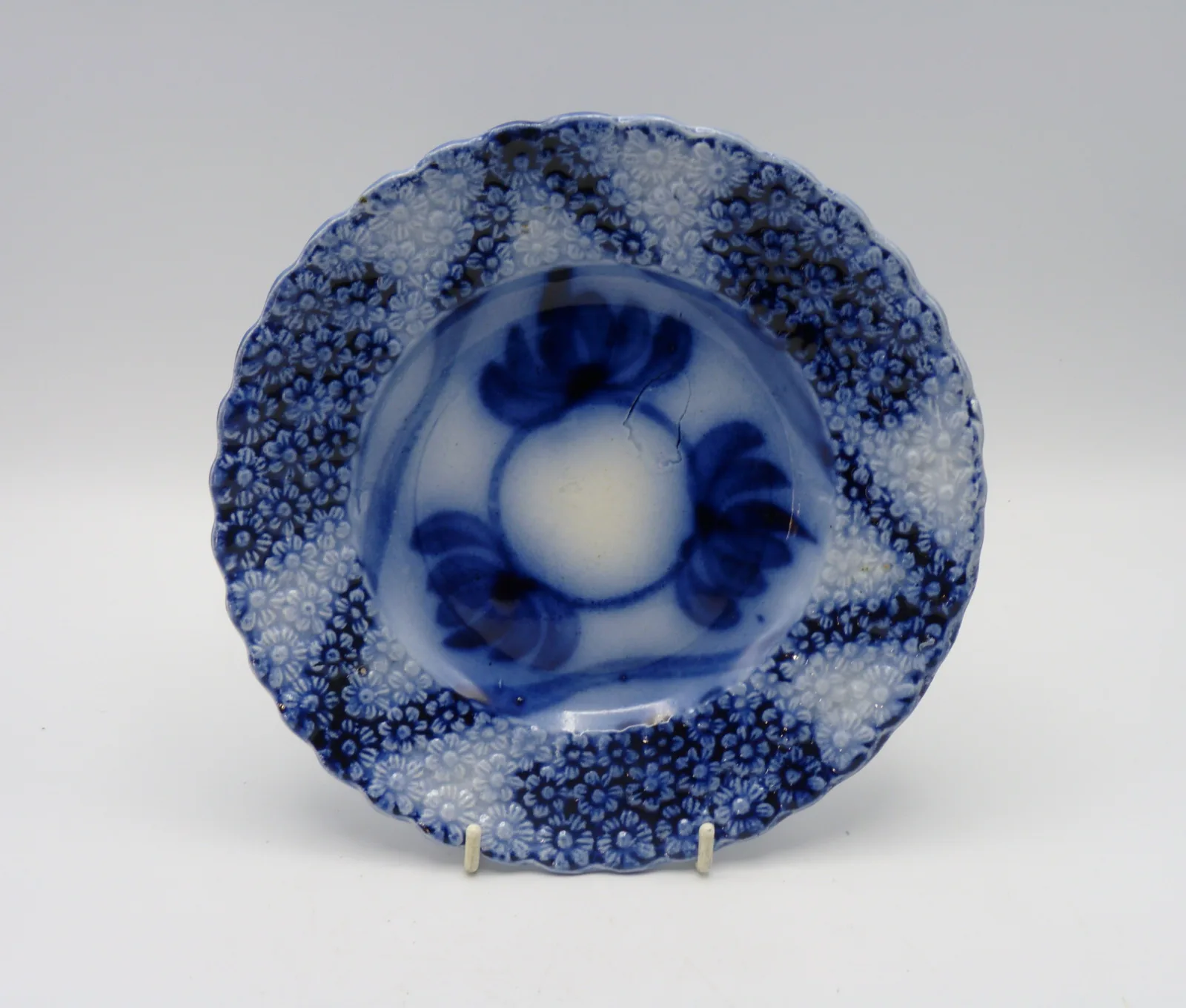 Flow Blue Brushstroke Daisy Rimmed Childs Plate