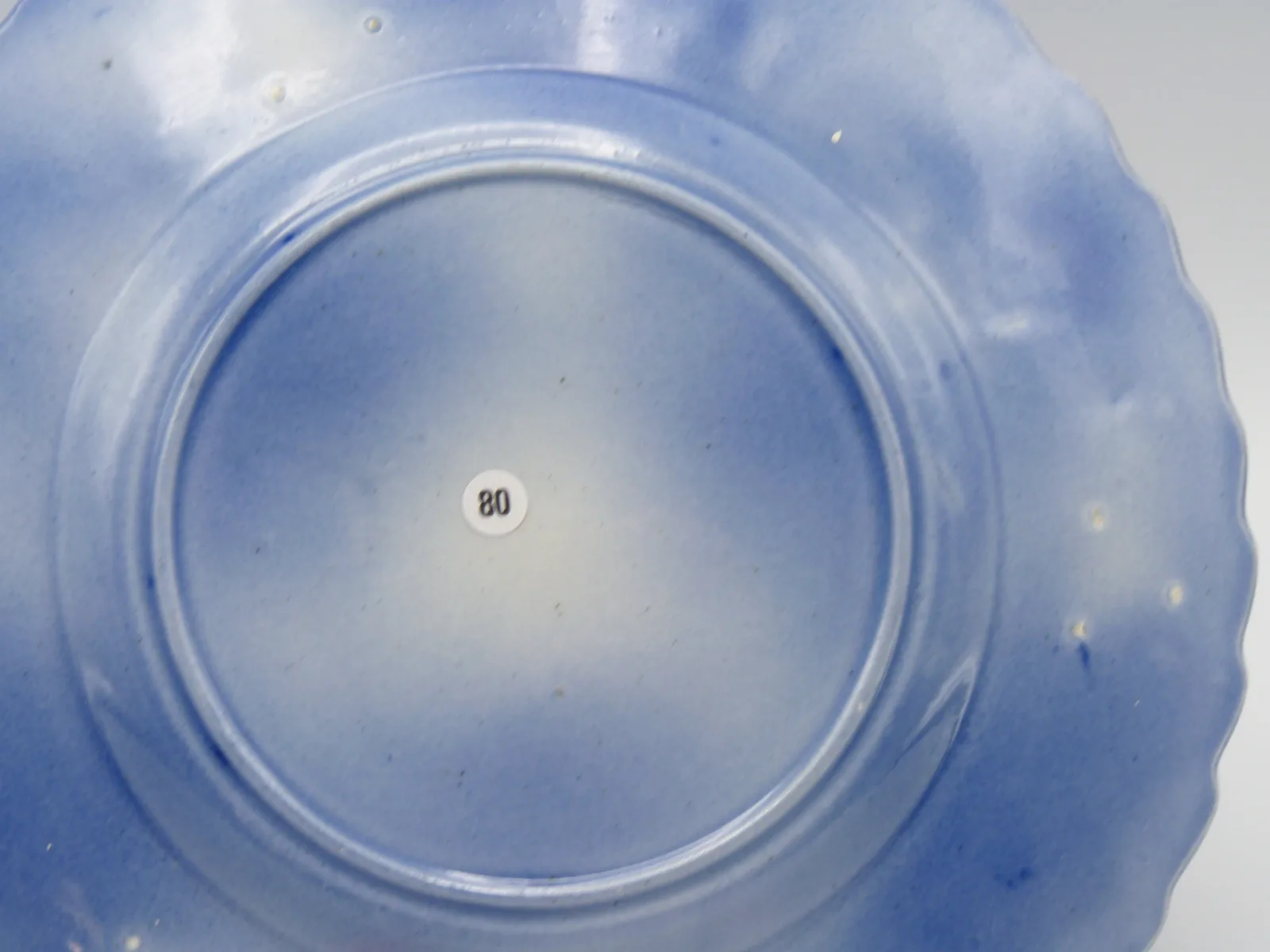 Flow Blue Brushstroke Daisy Rimmed Childs Plate - Image 4
