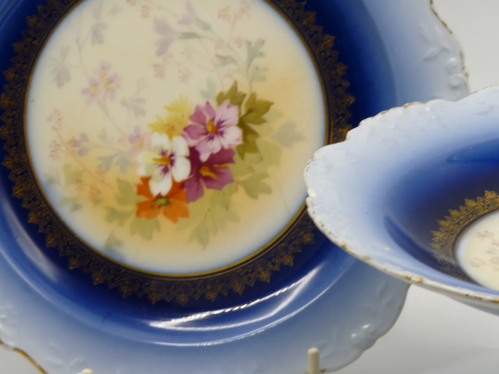 Flow Blue Limoges Compote & 4 Plates - Delicate Floral Designs - Image 6