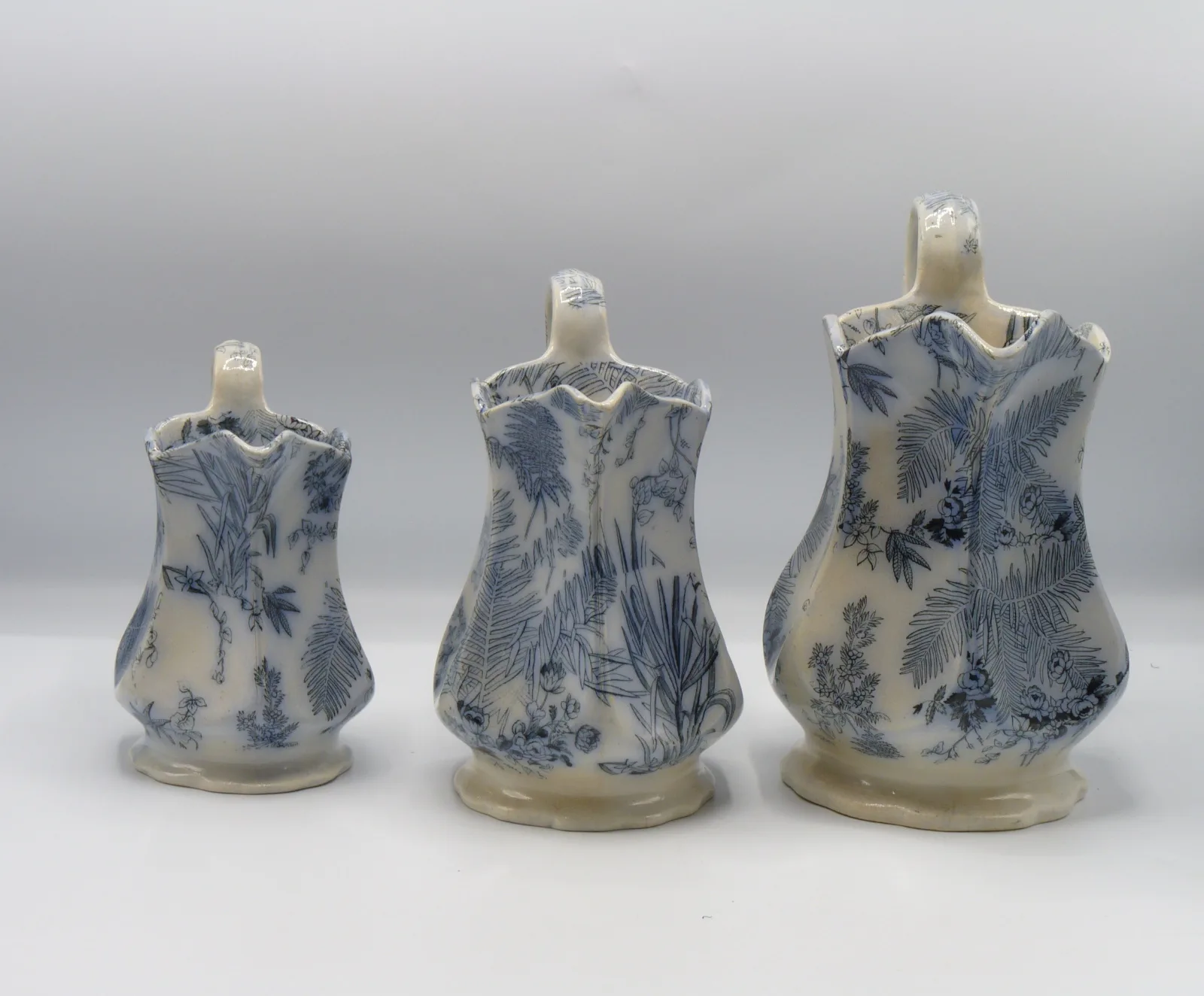 Set of 3 Graduating Mulberry Jugs - Image 3