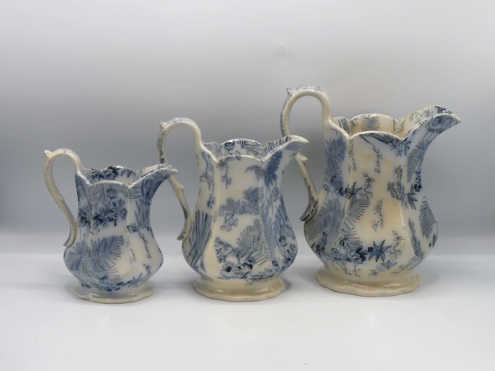 Set of 3 Graduating Mulberry Jugs - Image 4