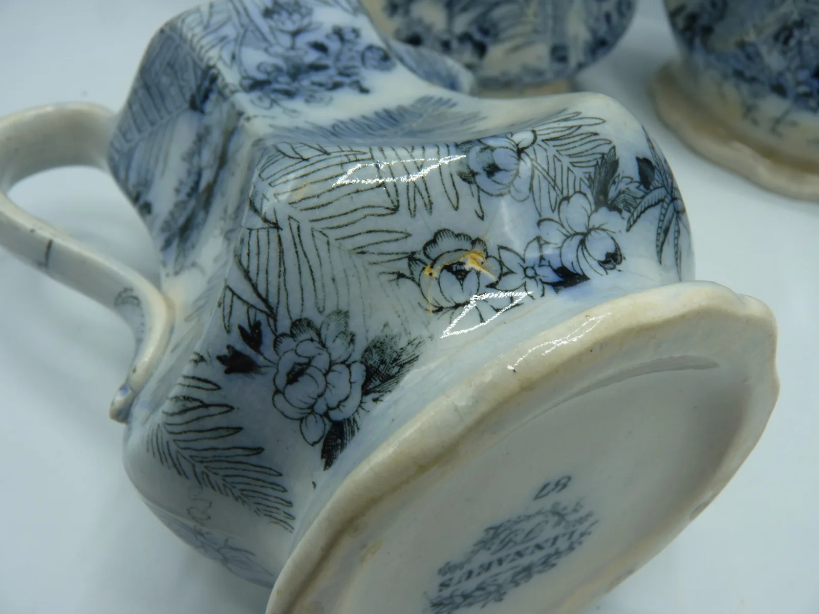 Set of 3 Graduating Mulberry Jugs - Image 6