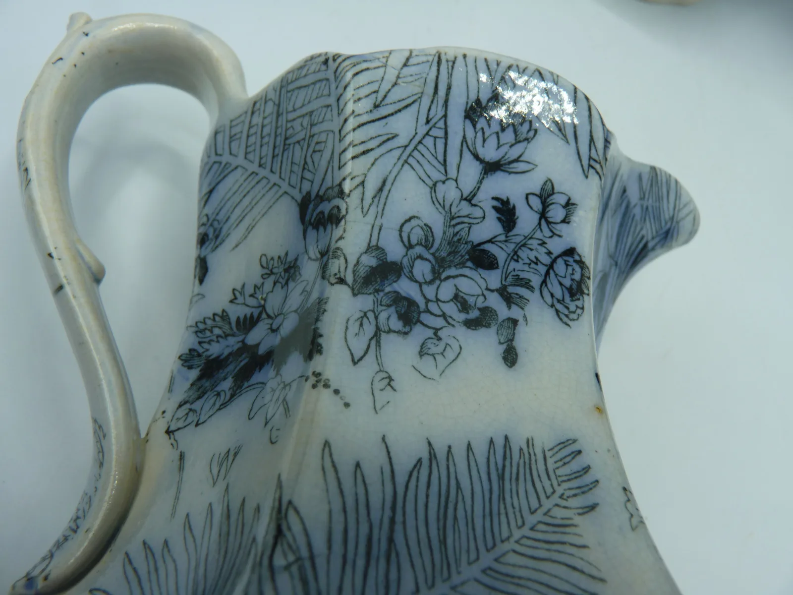 Set of 3 Graduating Mulberry Jugs - Image 7