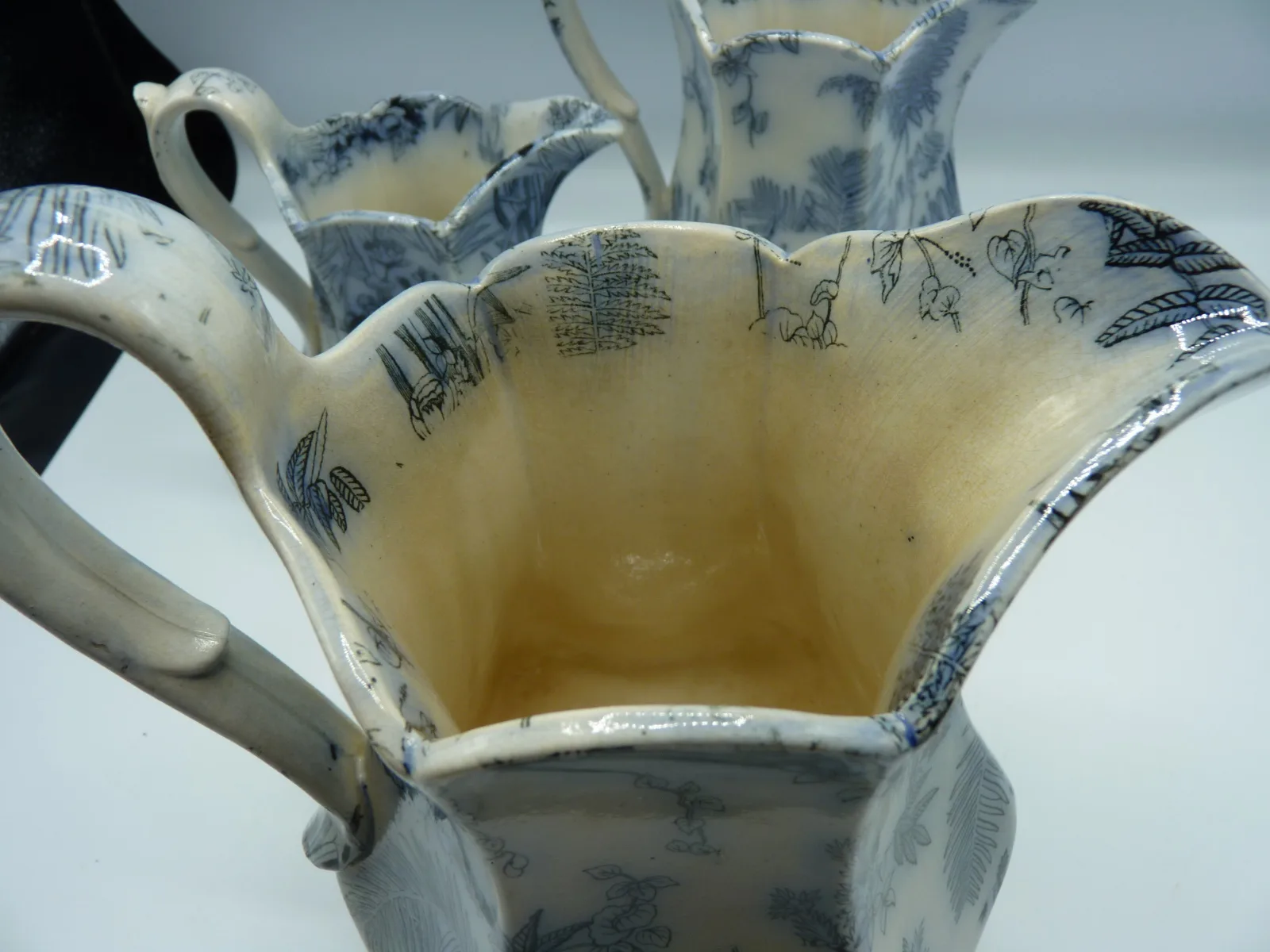 Set of 3 Graduating Mulberry Jugs - Image 8
