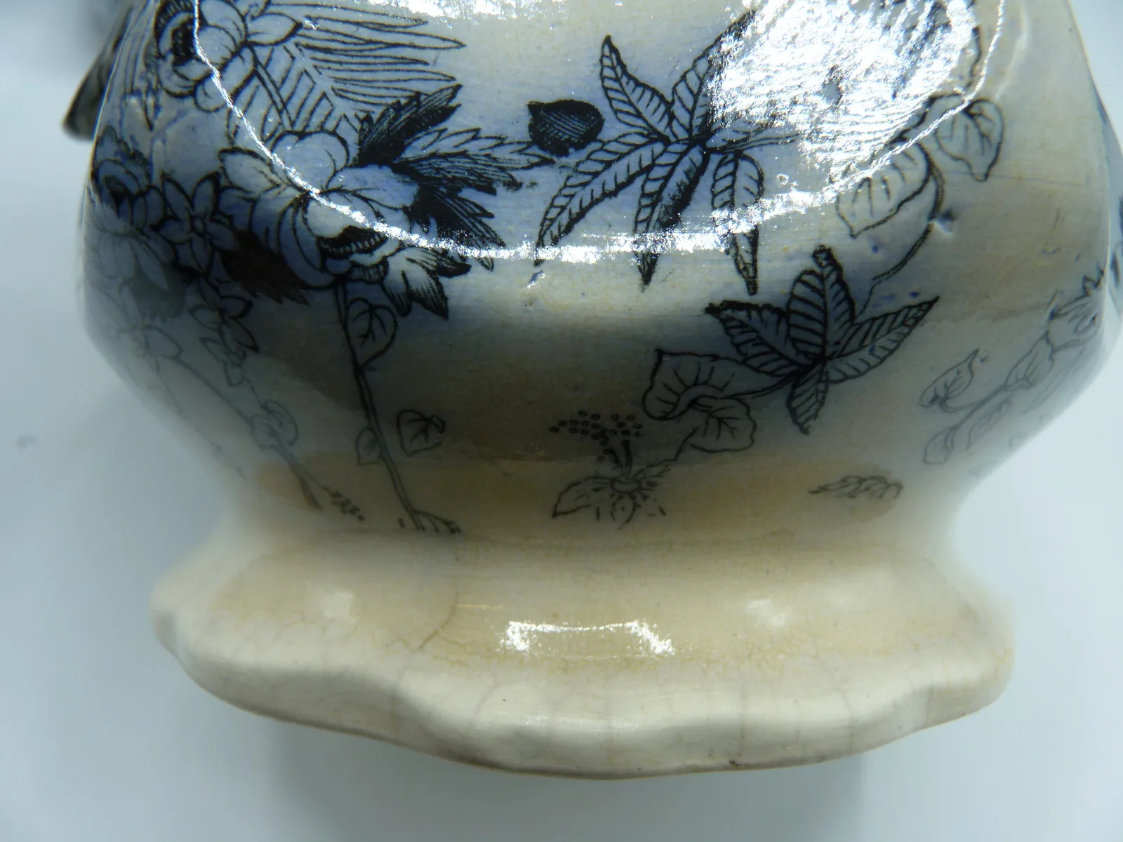 Set of 3 Graduating Mulberry Jugs - Image 10