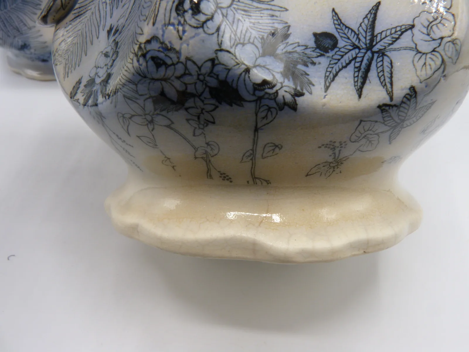 Set of 3 Graduating Mulberry Jugs - Image 11