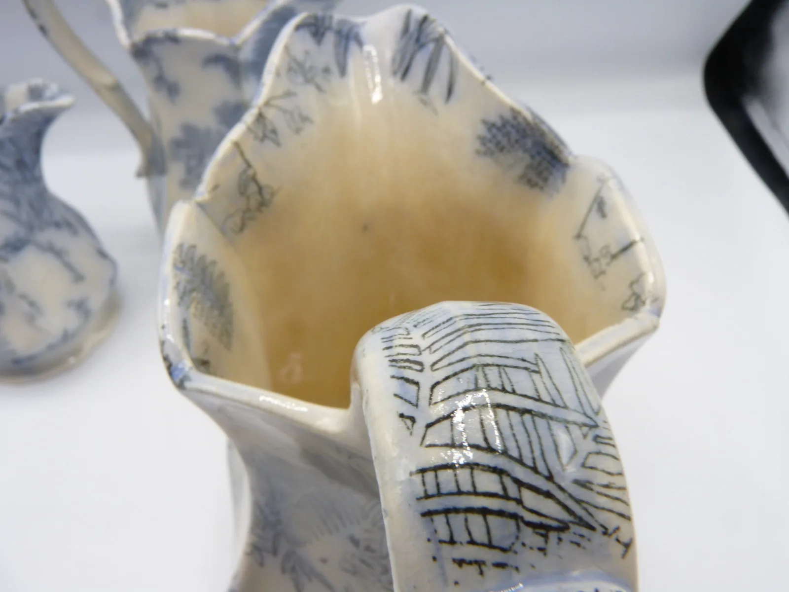 Set of 3 Graduating Mulberry Jugs - Image 12