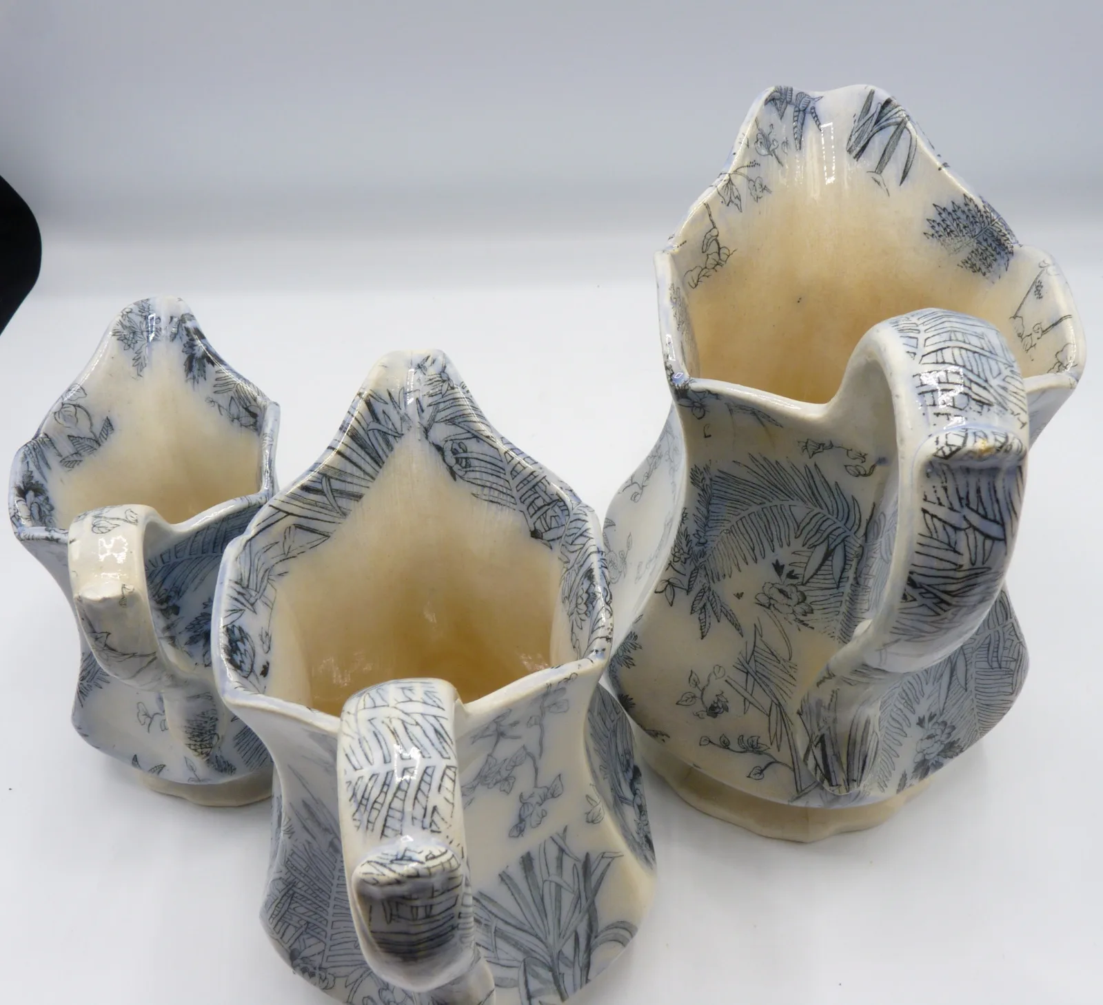 Set of 3 Graduating Mulberry Jugs - Image 13