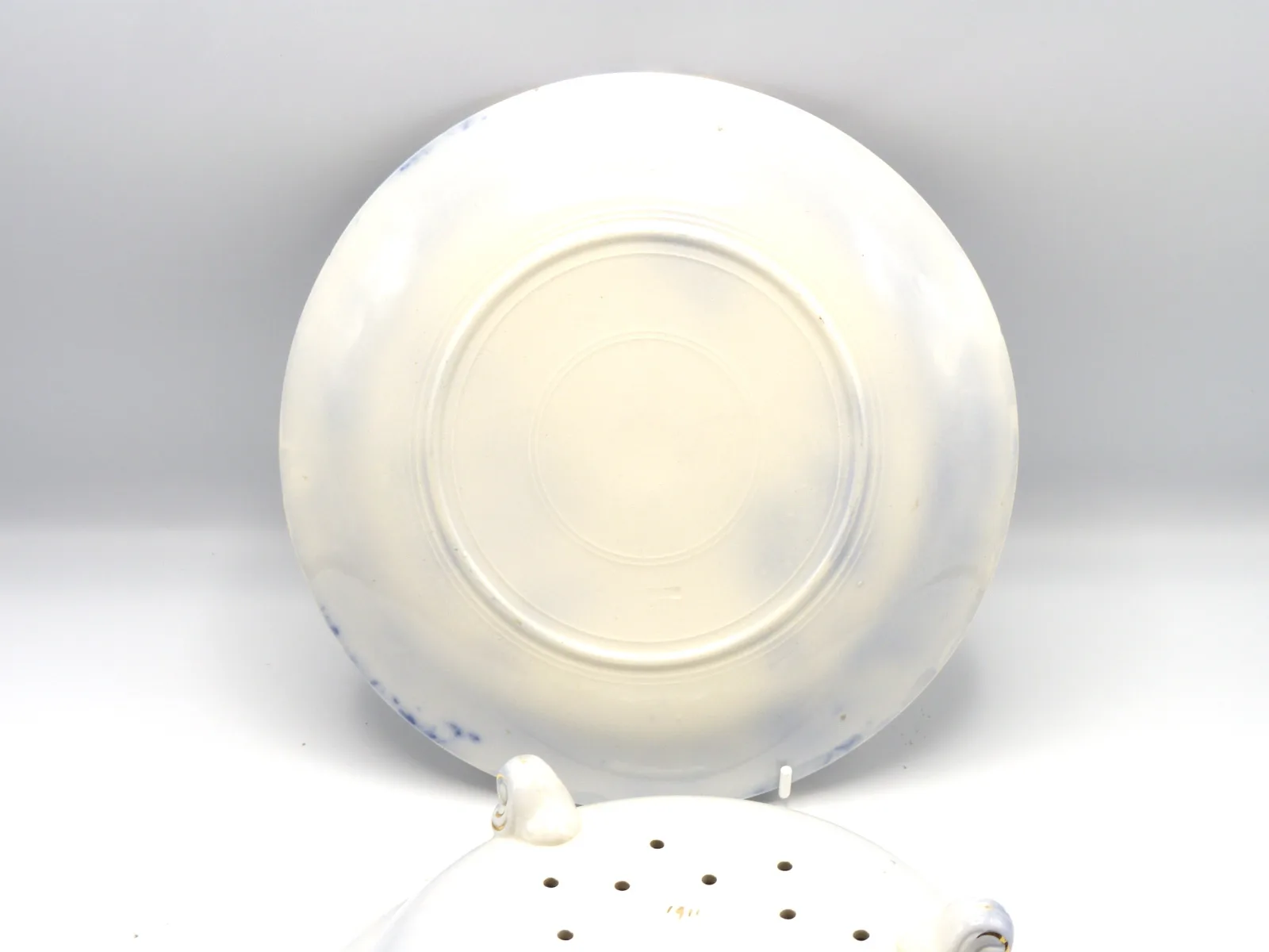 Flow Blue Dish/Drainer & Under Plate - Image 5