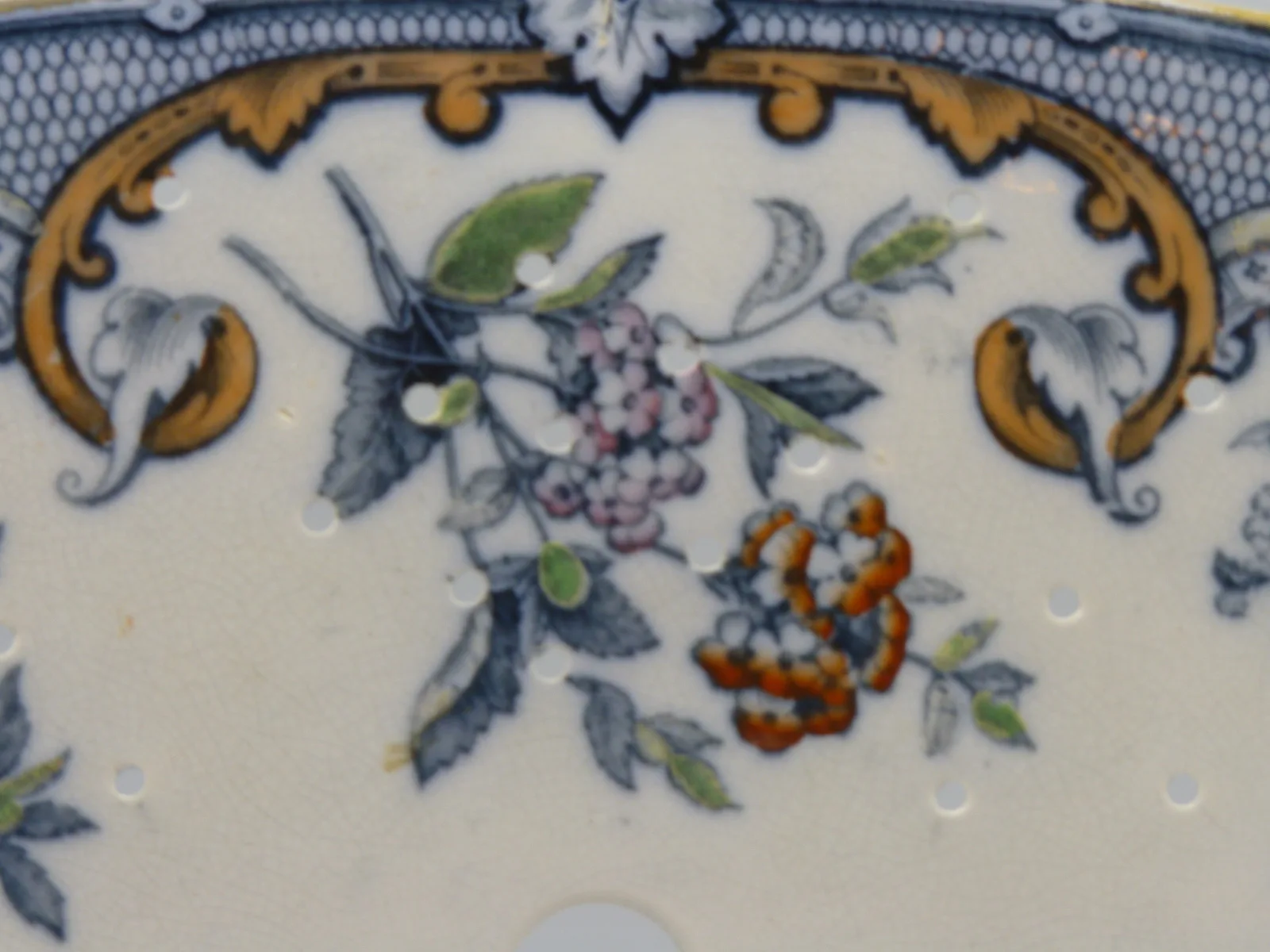 Mulberry & Polychrome Meat Drainer - Image 2