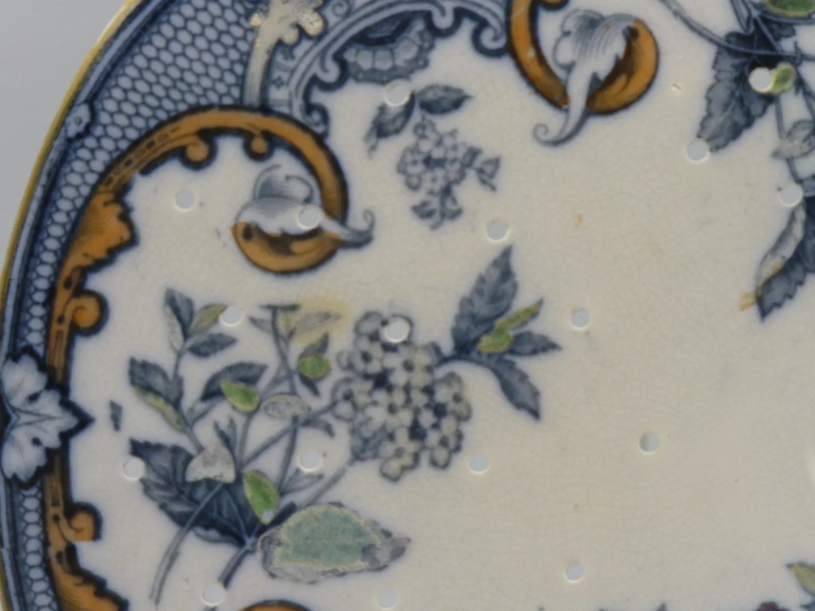 Mulberry & Polychrome Meat Drainer - Image 5