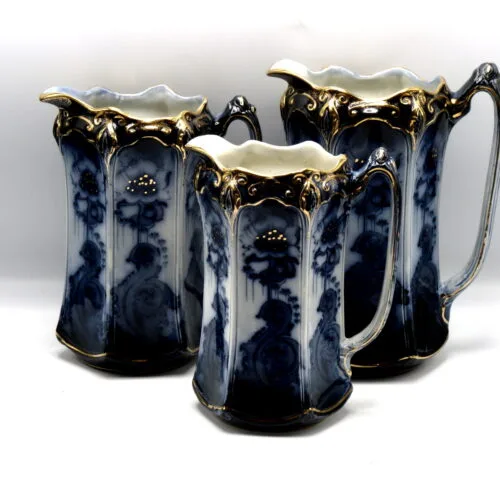 3 Graduating Flow Blue Jugs - Poppies