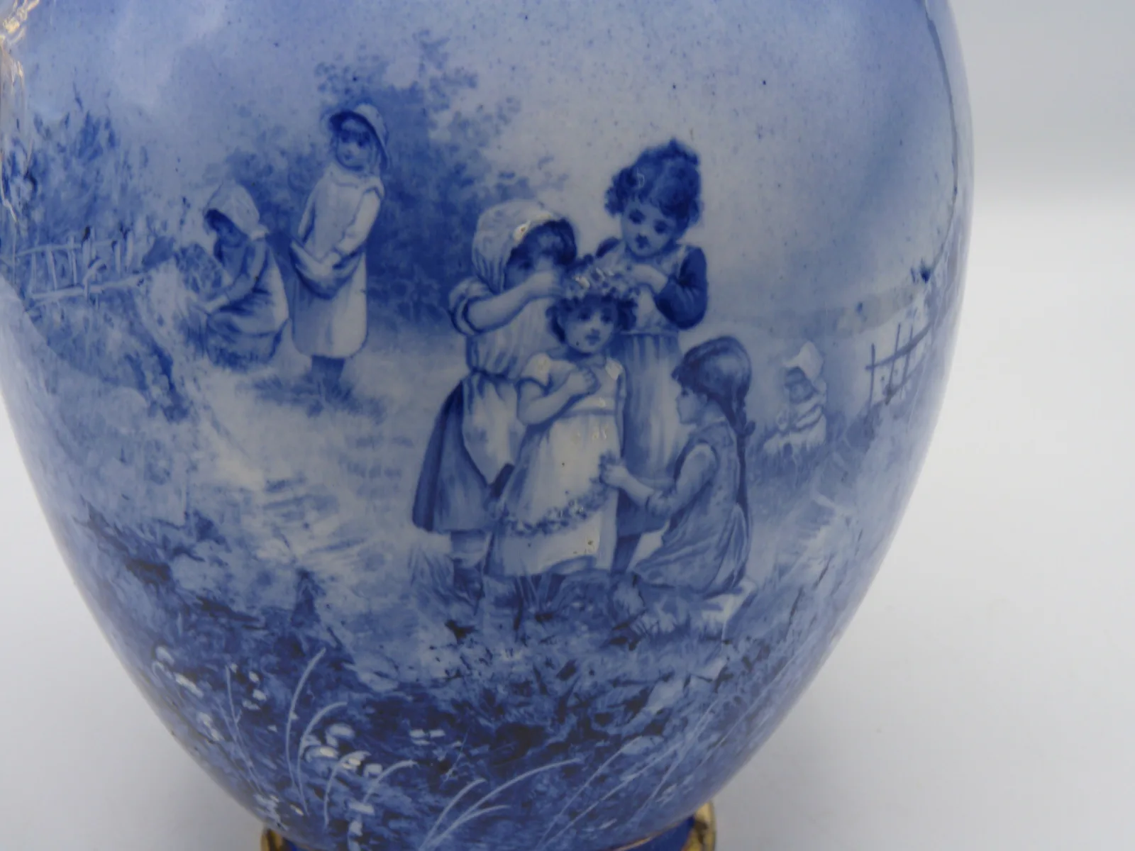 Flow Blue Vase - Double Sided - Two Scenes - Image 5