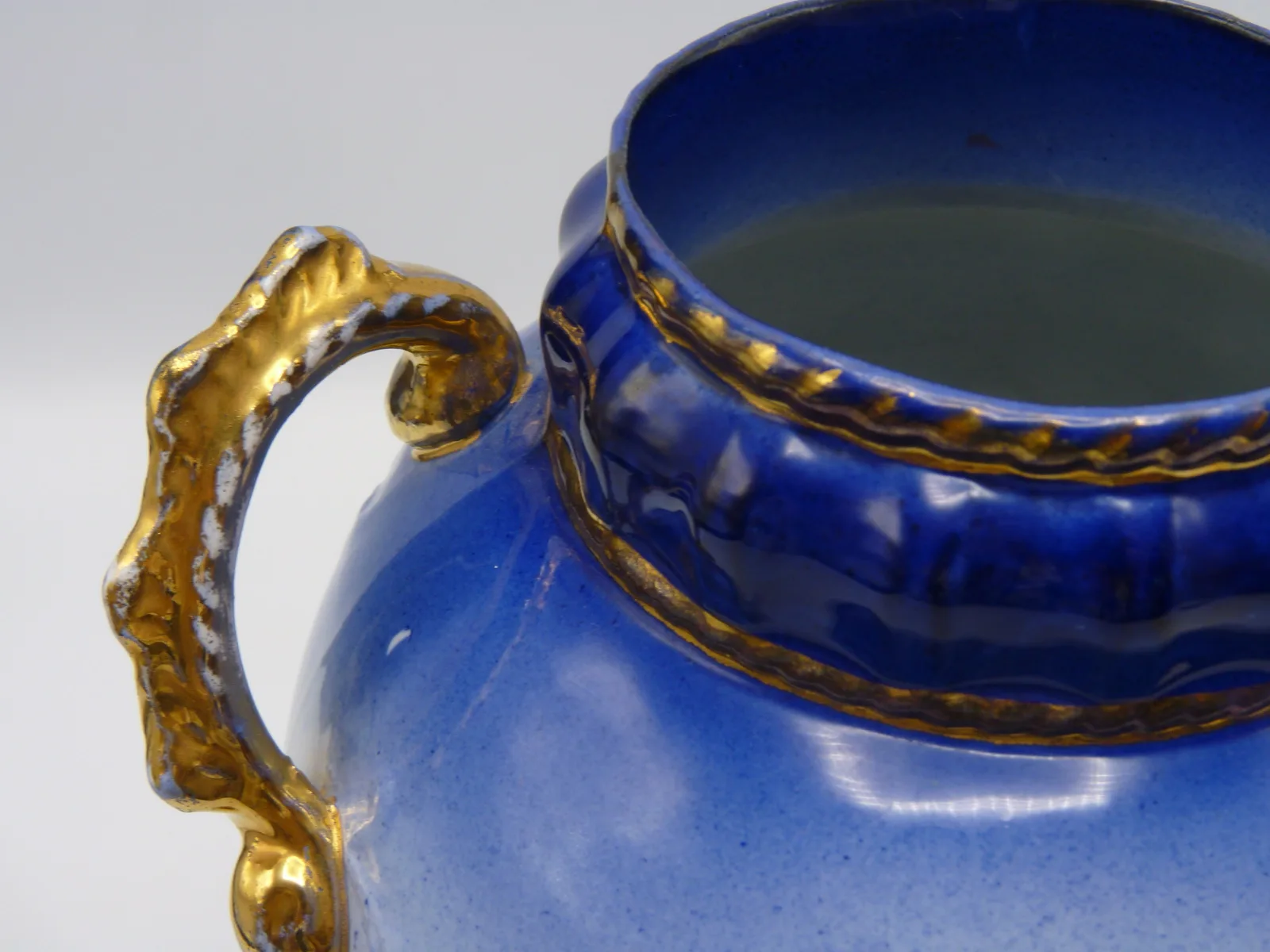 Flow Blue Vase - Double Sided - Two Scenes - Image 4