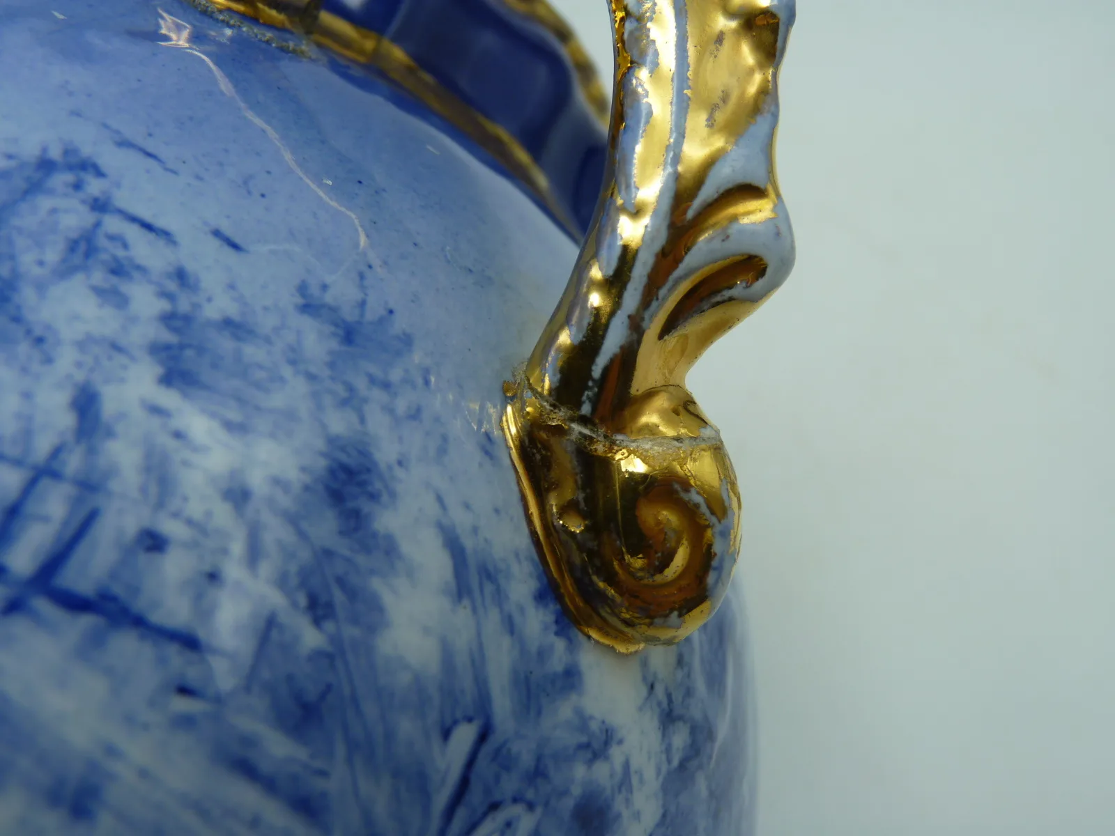 Flow Blue Vase - Double Sided - Two Scenes - Image 11