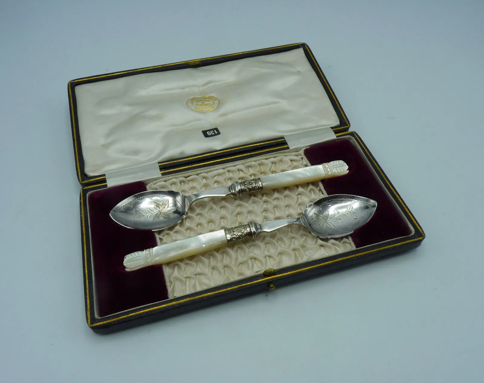 Pair of Cased Jam Spoons - Mother of Pearl Handle