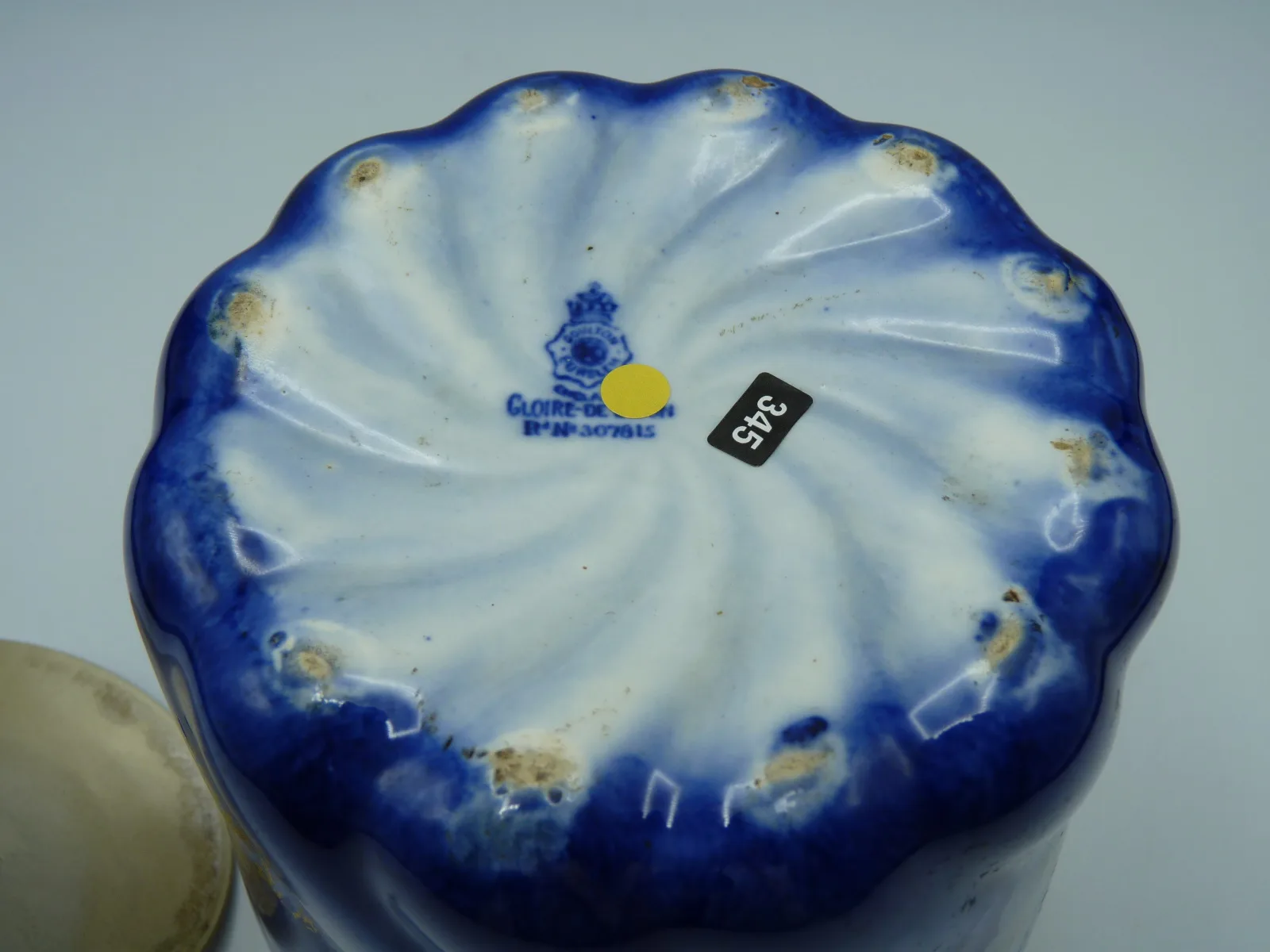 Flow Blue ~ Doulton ~ Gloire-De-Dijon ~ Biscuit Barrel - Image 2